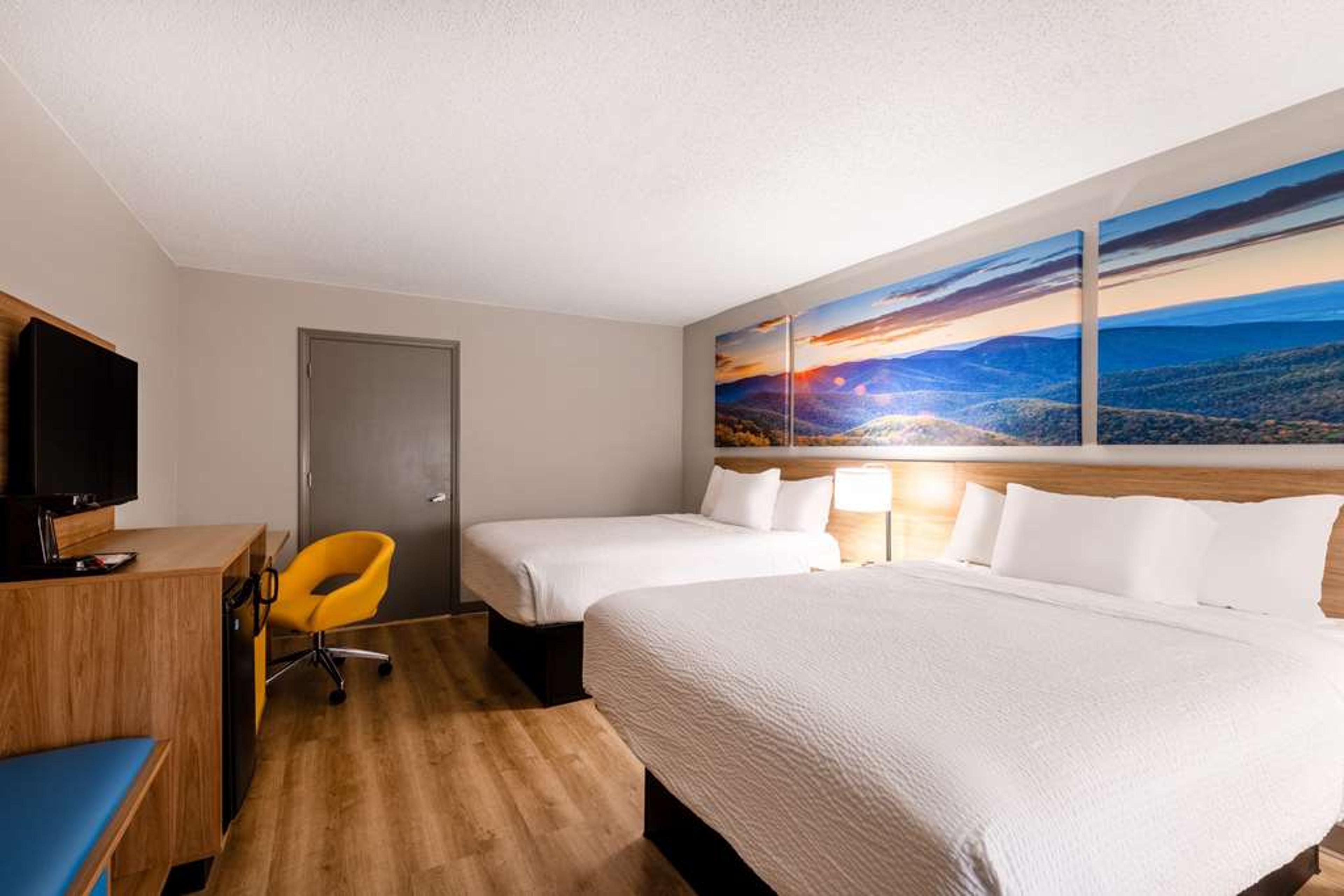 DAYS INN BY WYNDHAM MOORESVILLE LAK