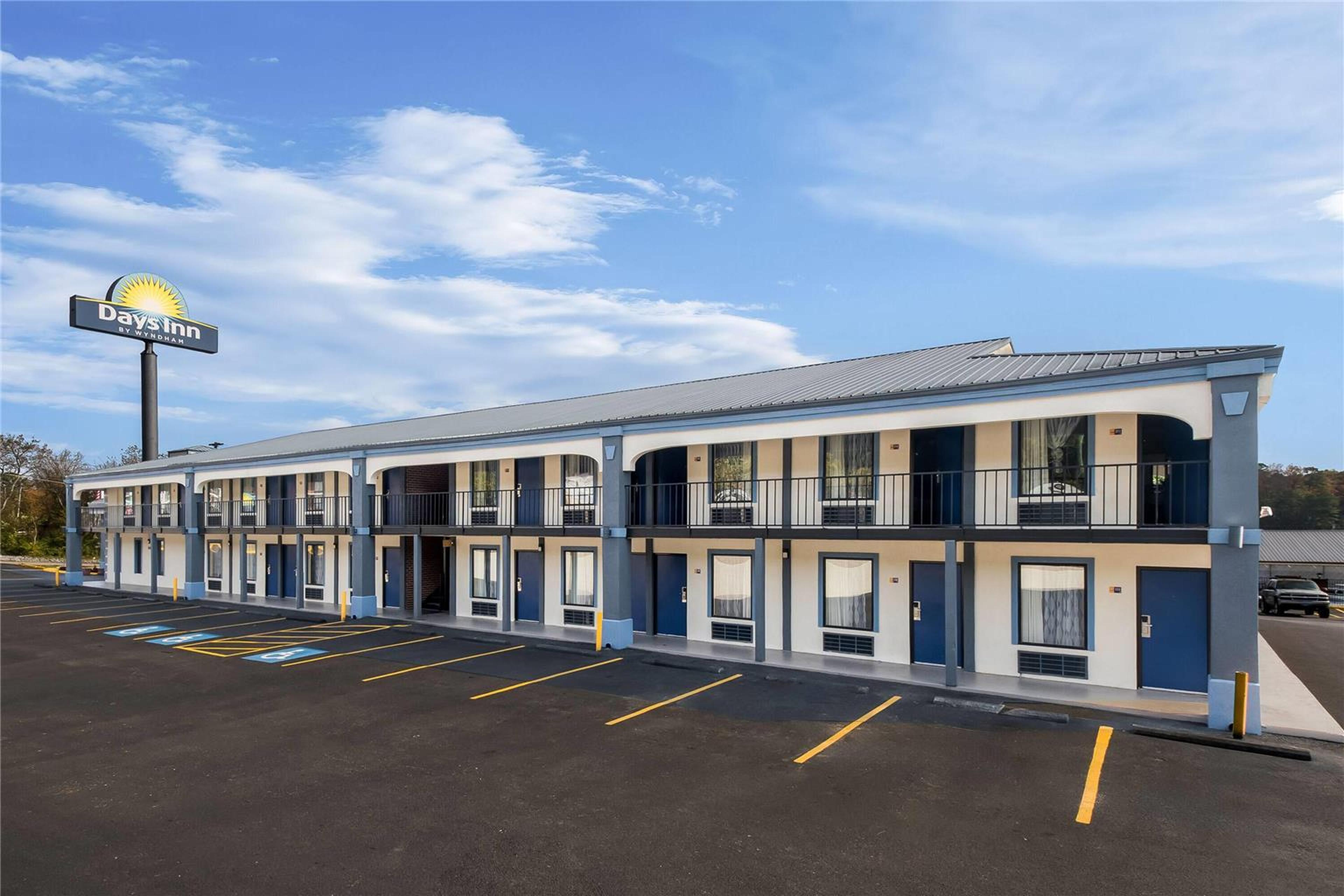 DAYS INN BY WYNDHAM CLEVELAND TN