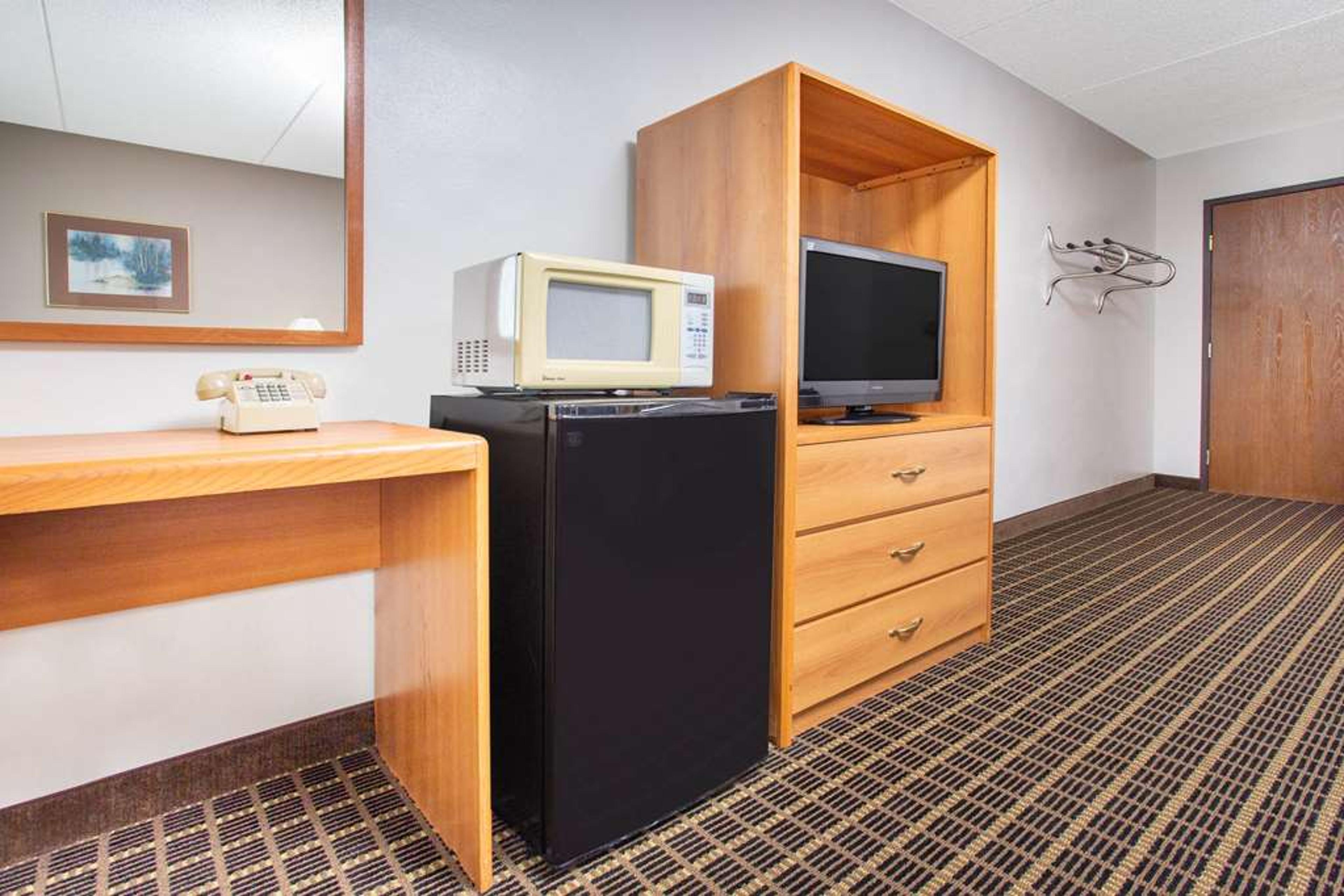 DAYS INN BY WYNDHAM FOND DU LAC