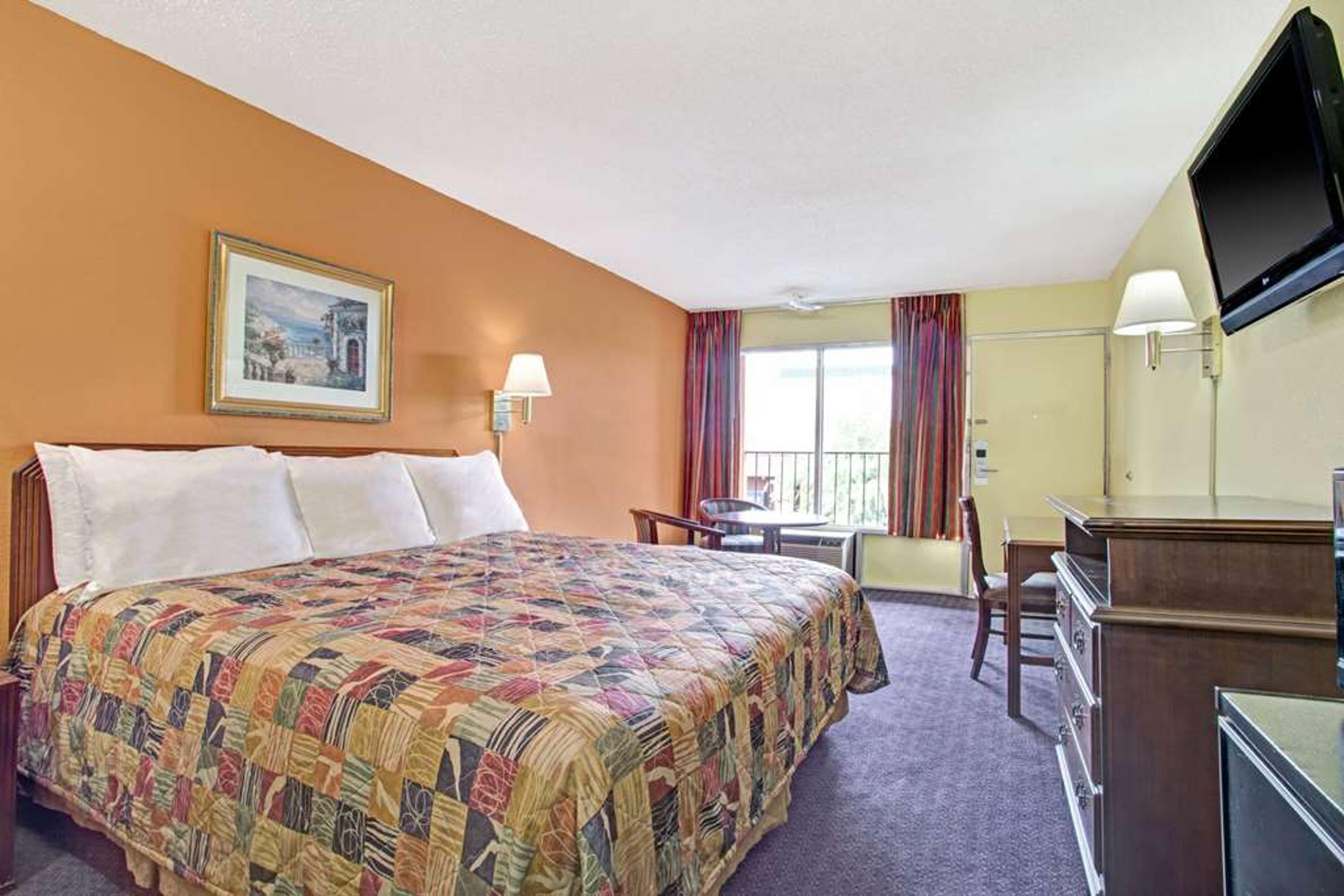 DAYS INN BY WYNDHAM, BENSON