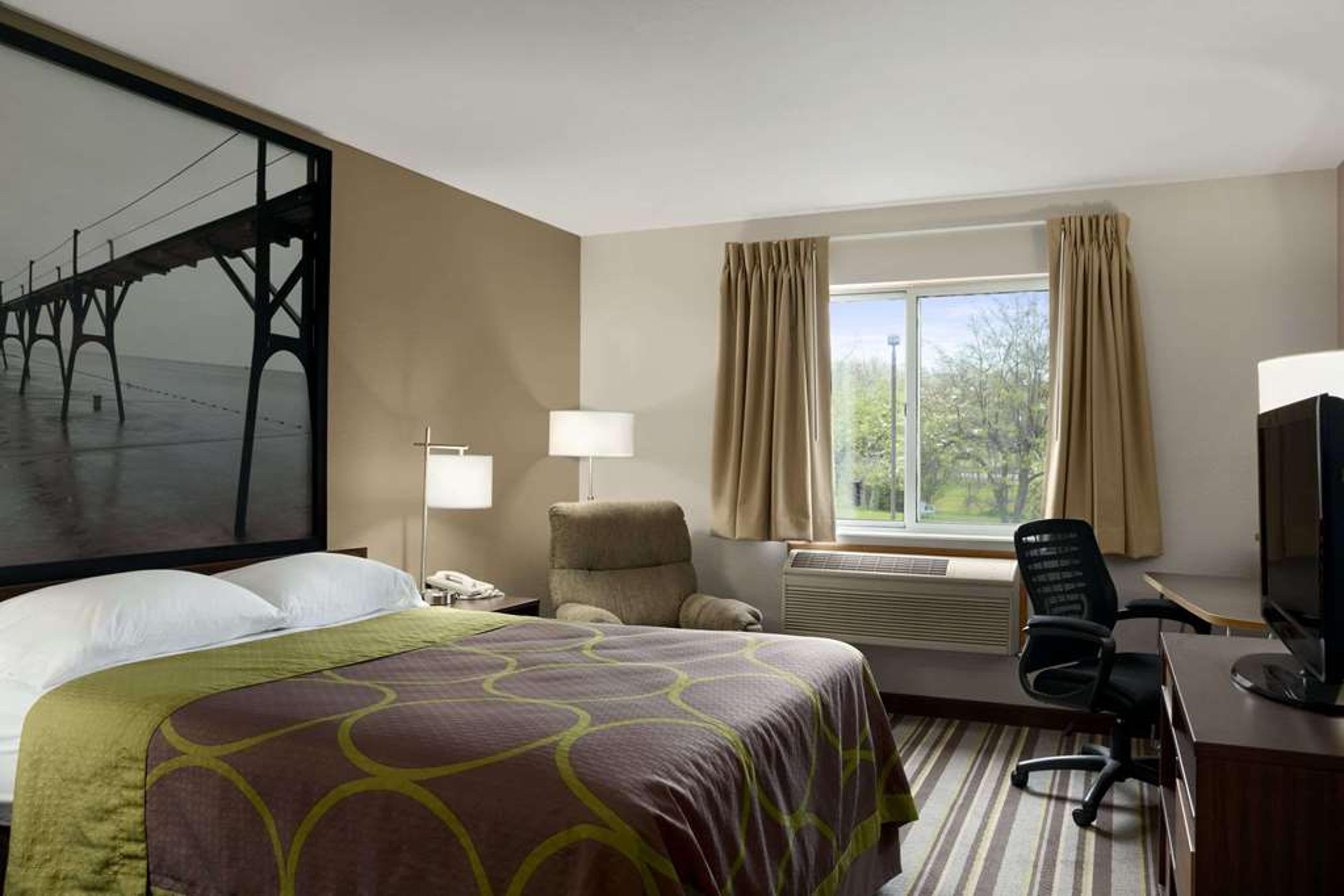 SUPER 8 BY WYNDHAM MANISTEE