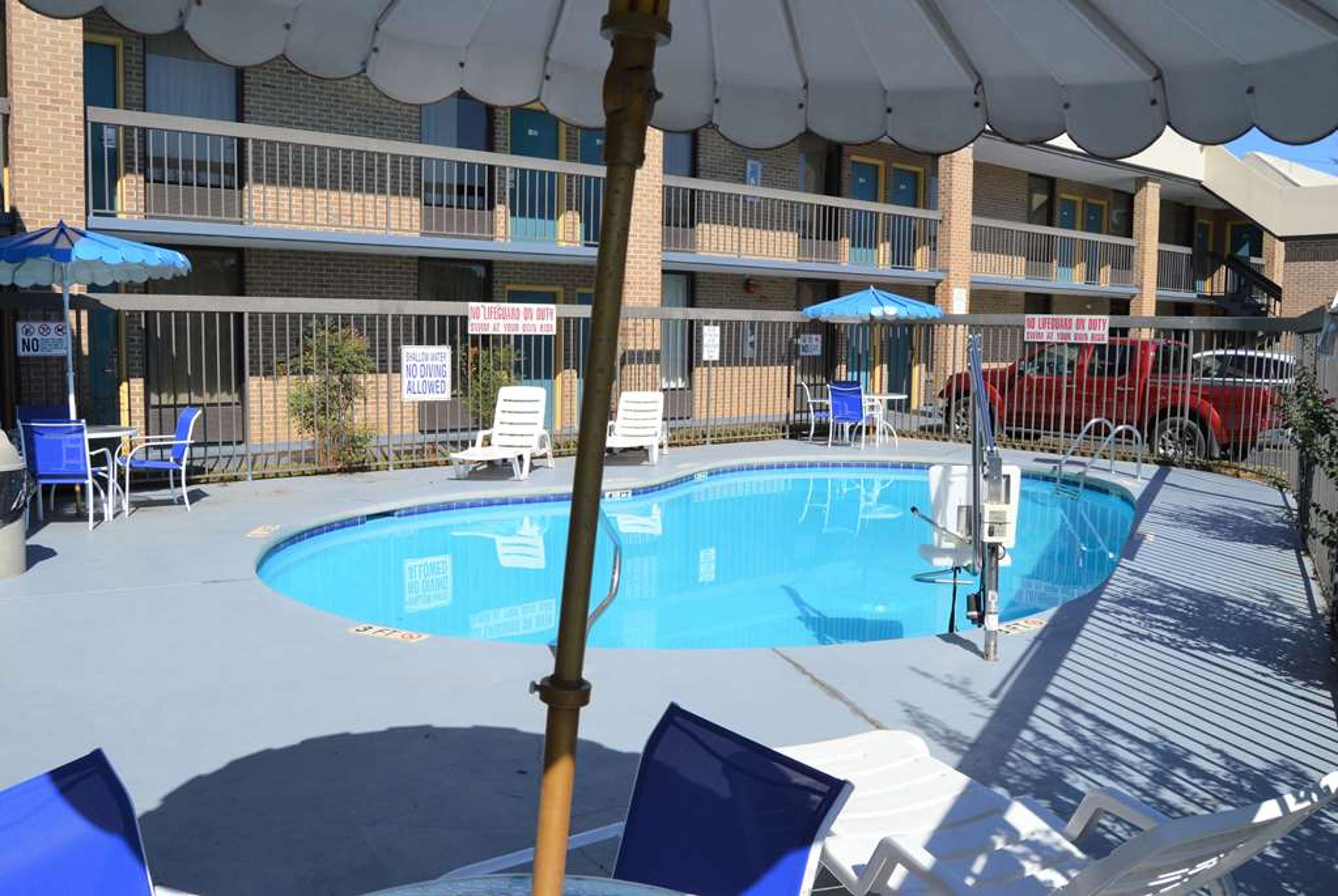 DAYS INN BY WYNDHAM EASLEY WEST OF