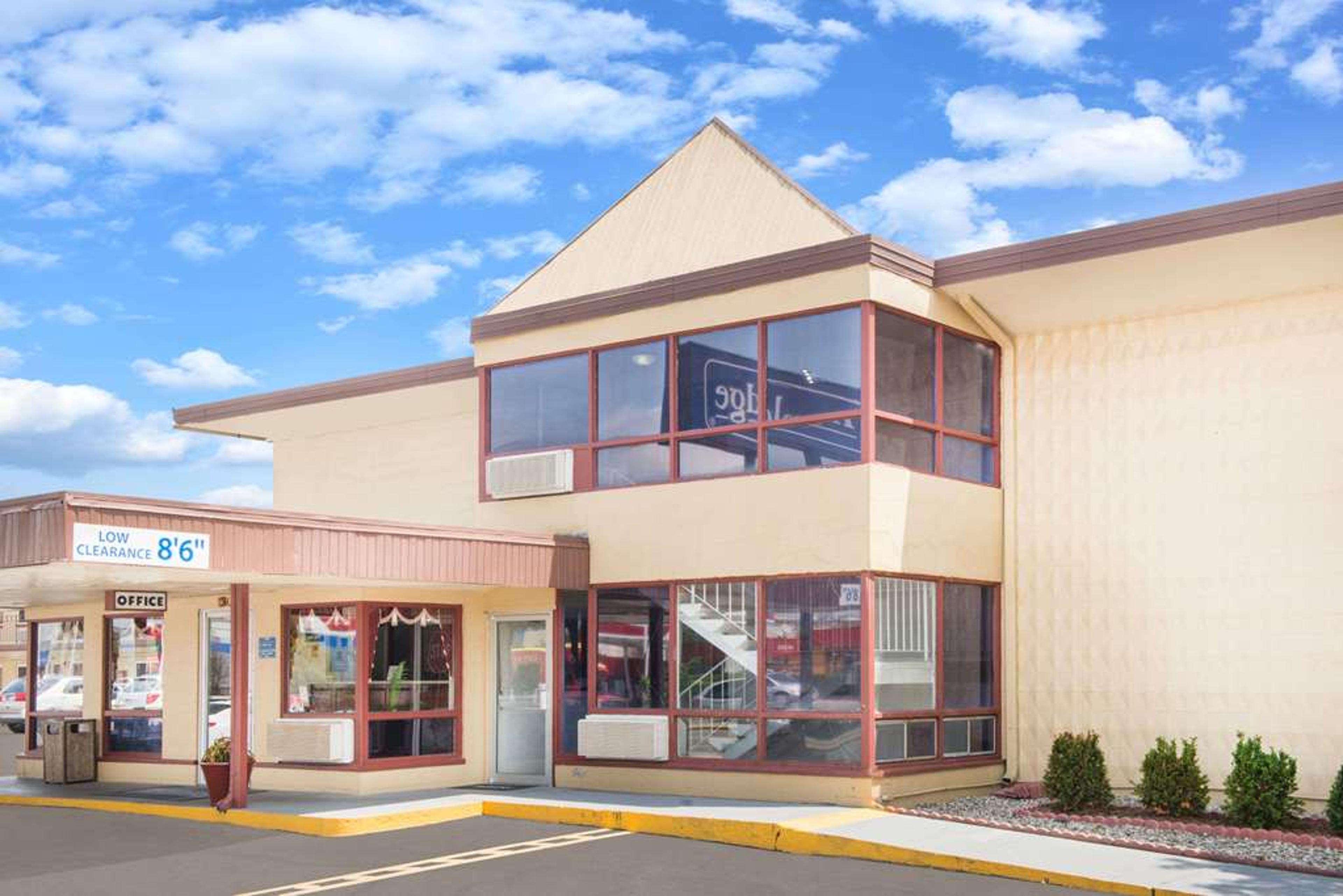 TRAVELODGE BY WYNDHAM, TERRE HAUTE