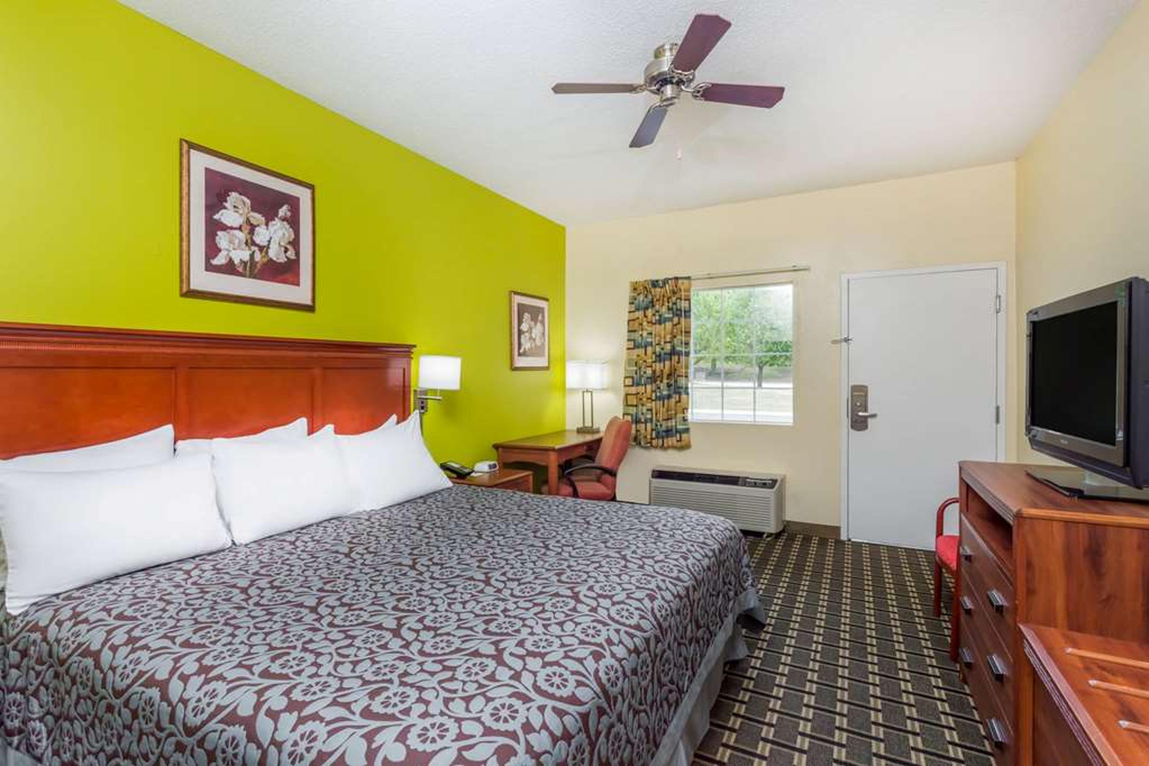 DAYS INN TRENTON