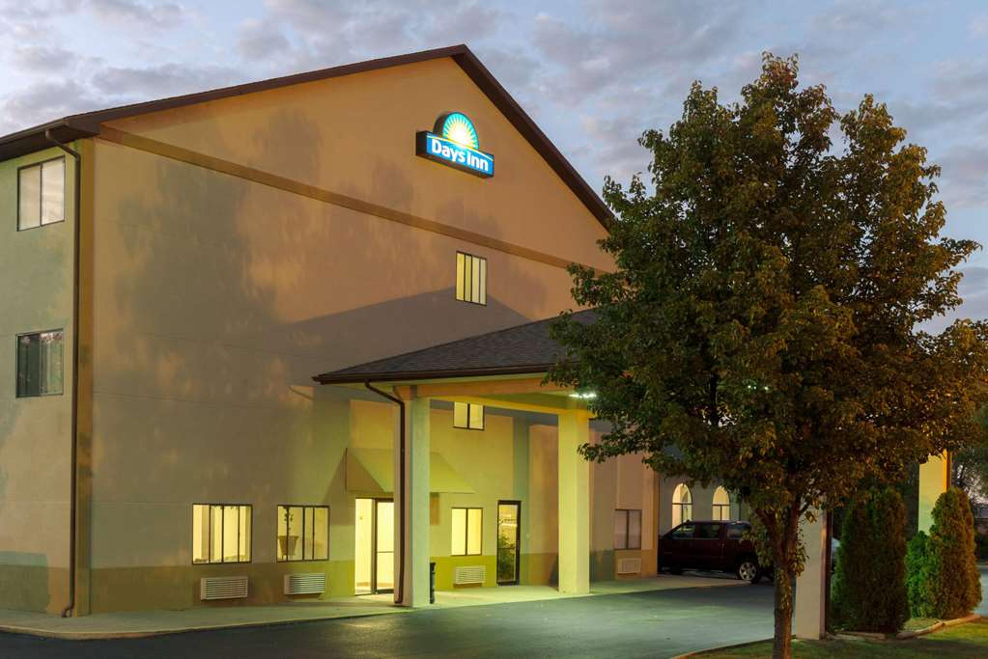 DAYS INN BY WYNDHAM, MOUNT VERNON