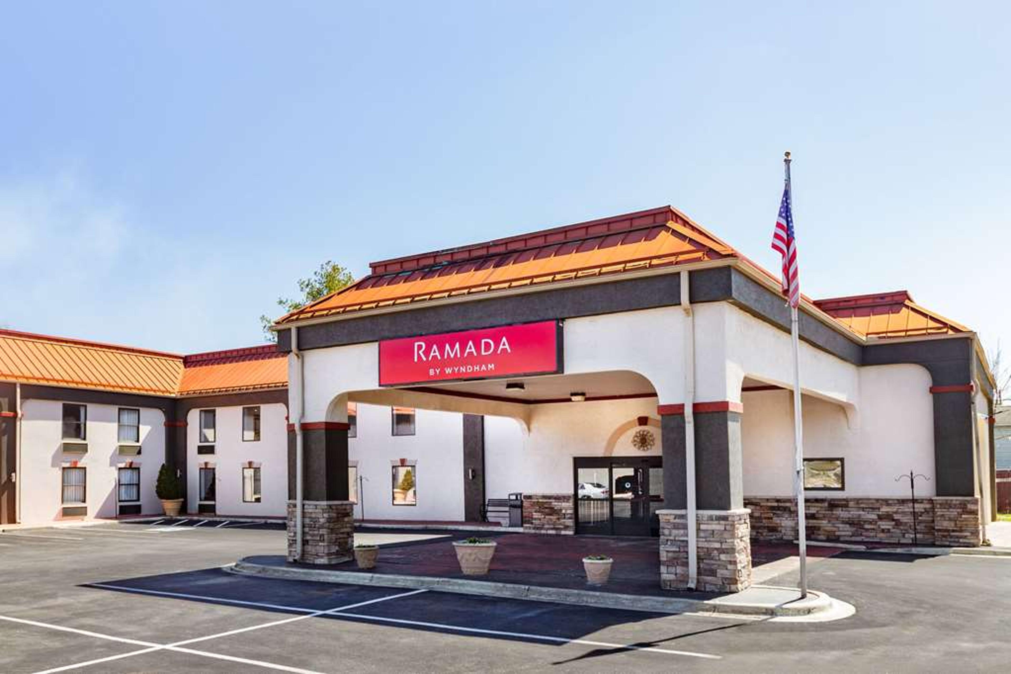 RAMADA BY WYNDHAM HENDERSONVILLE