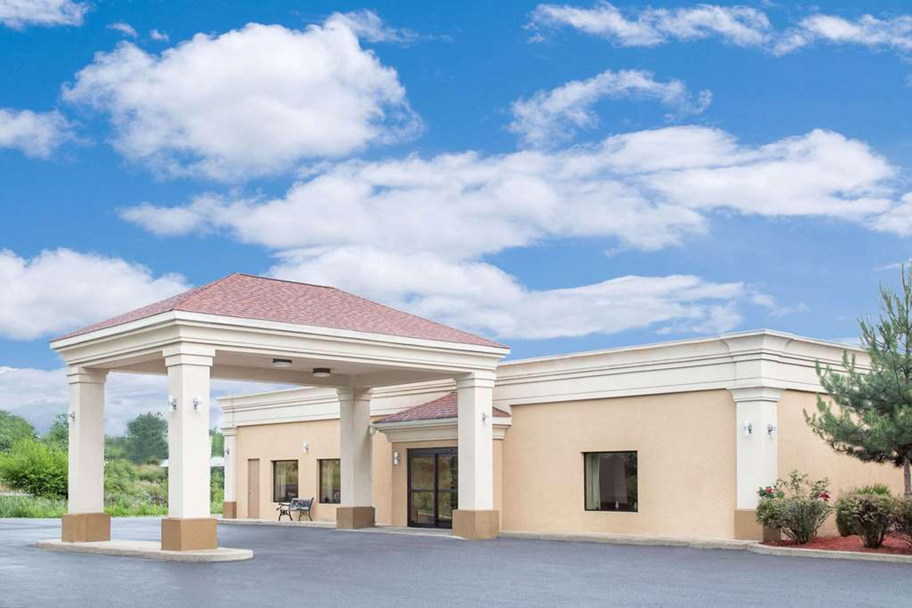 SUPER 8 BY WYNDHAM DANVILLE