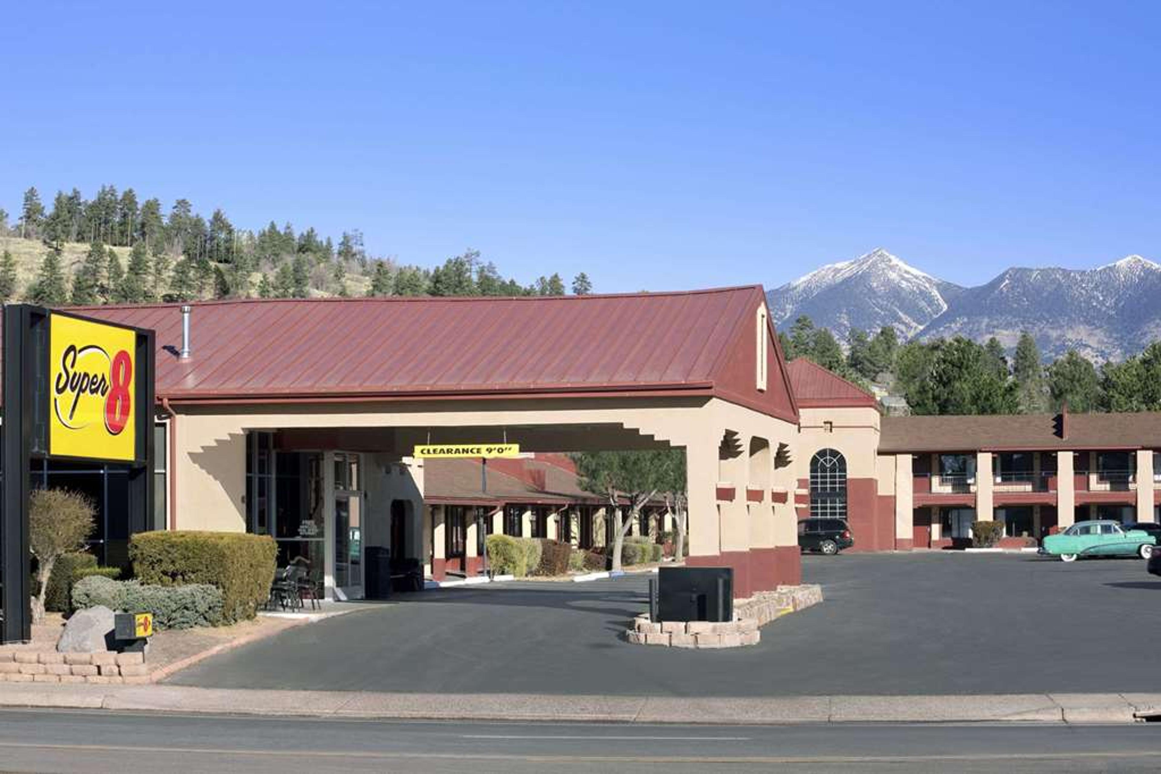SUPER 8 BY WYNDHAM NAU DOWNTOWN CON