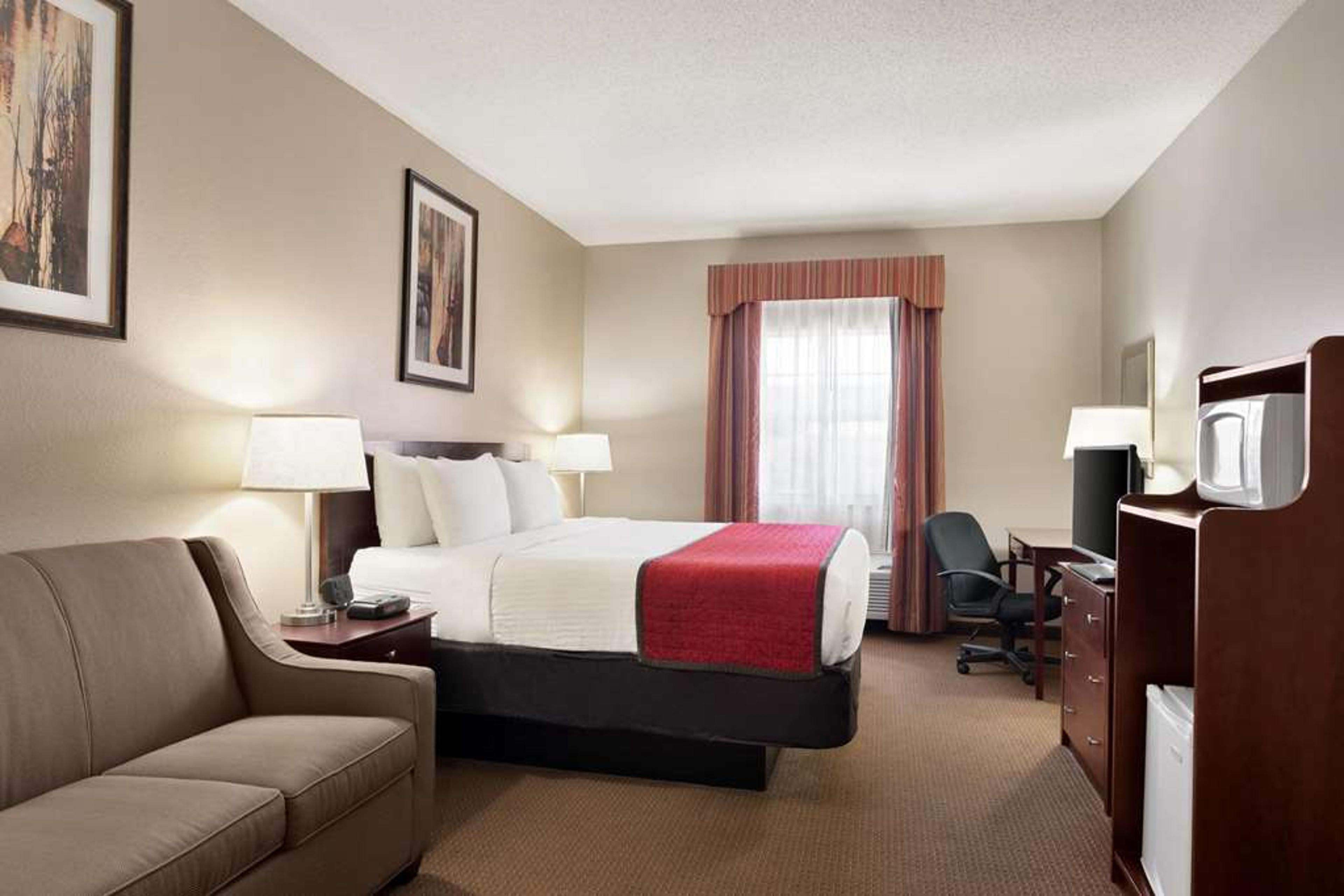 RAMADA BY WYNDHAM ELIZABETHTOWN
