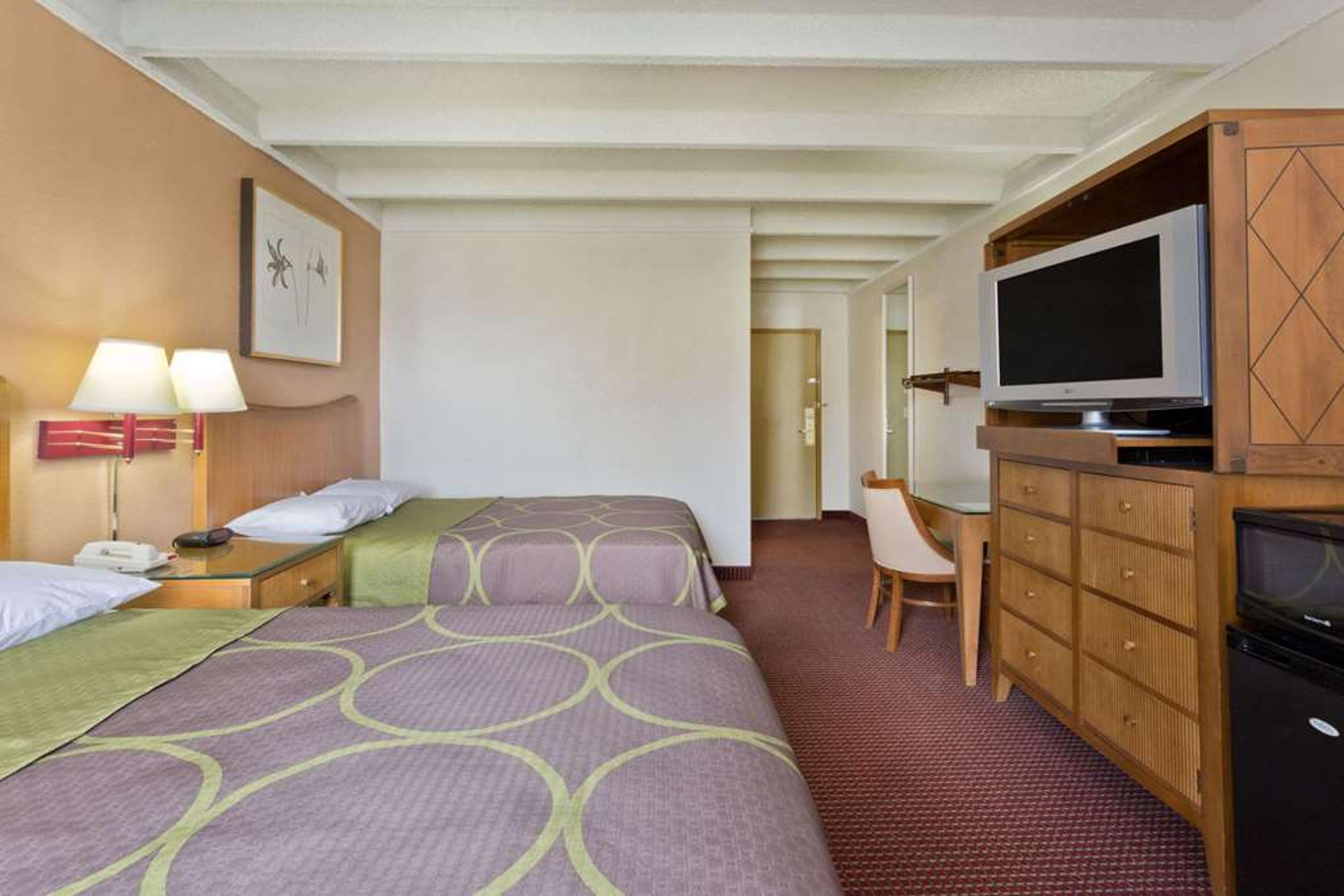 SUPER 8 MELBOURNE