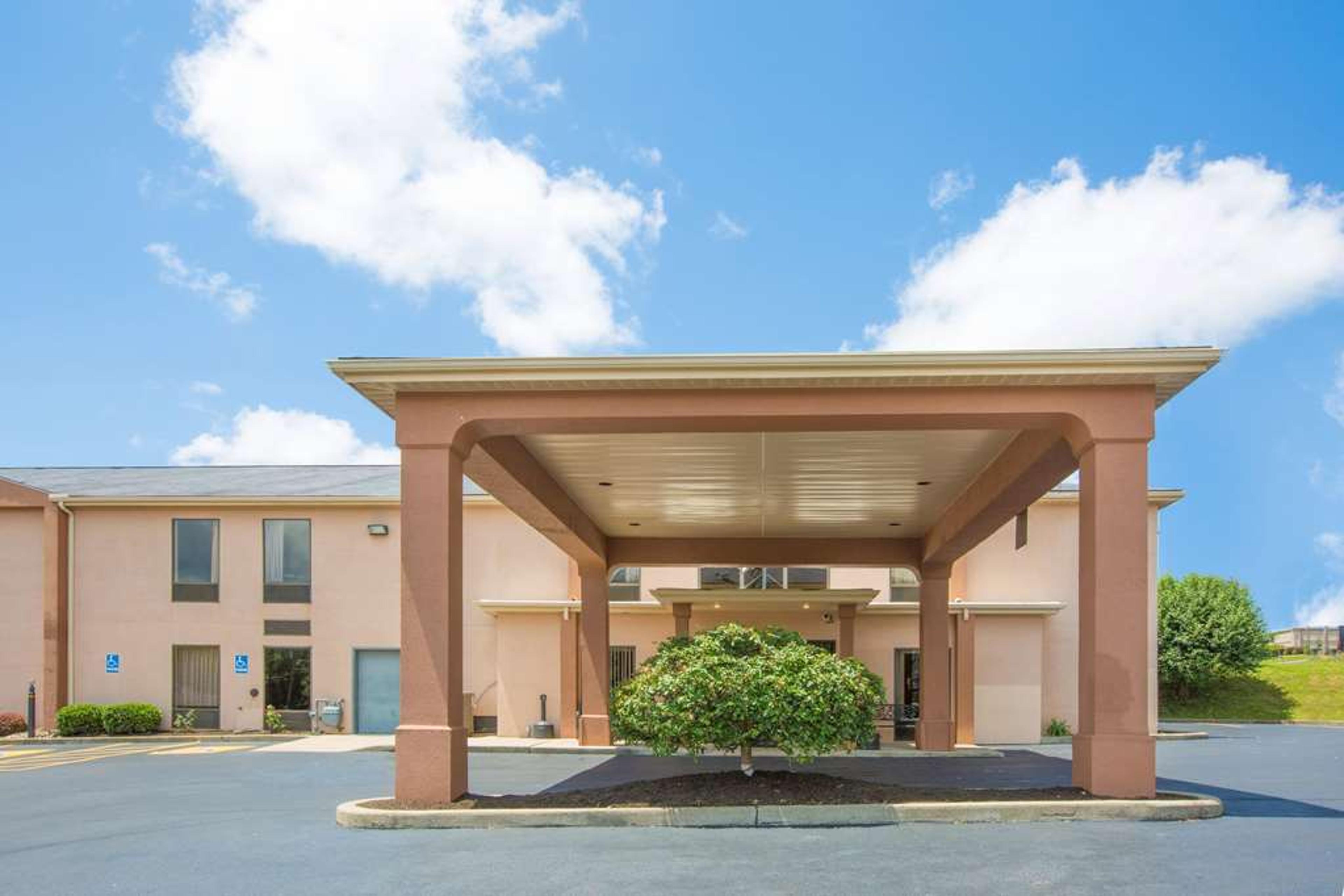 HOWARD JOHNSON BY WYNDHAM, BECKLEY
