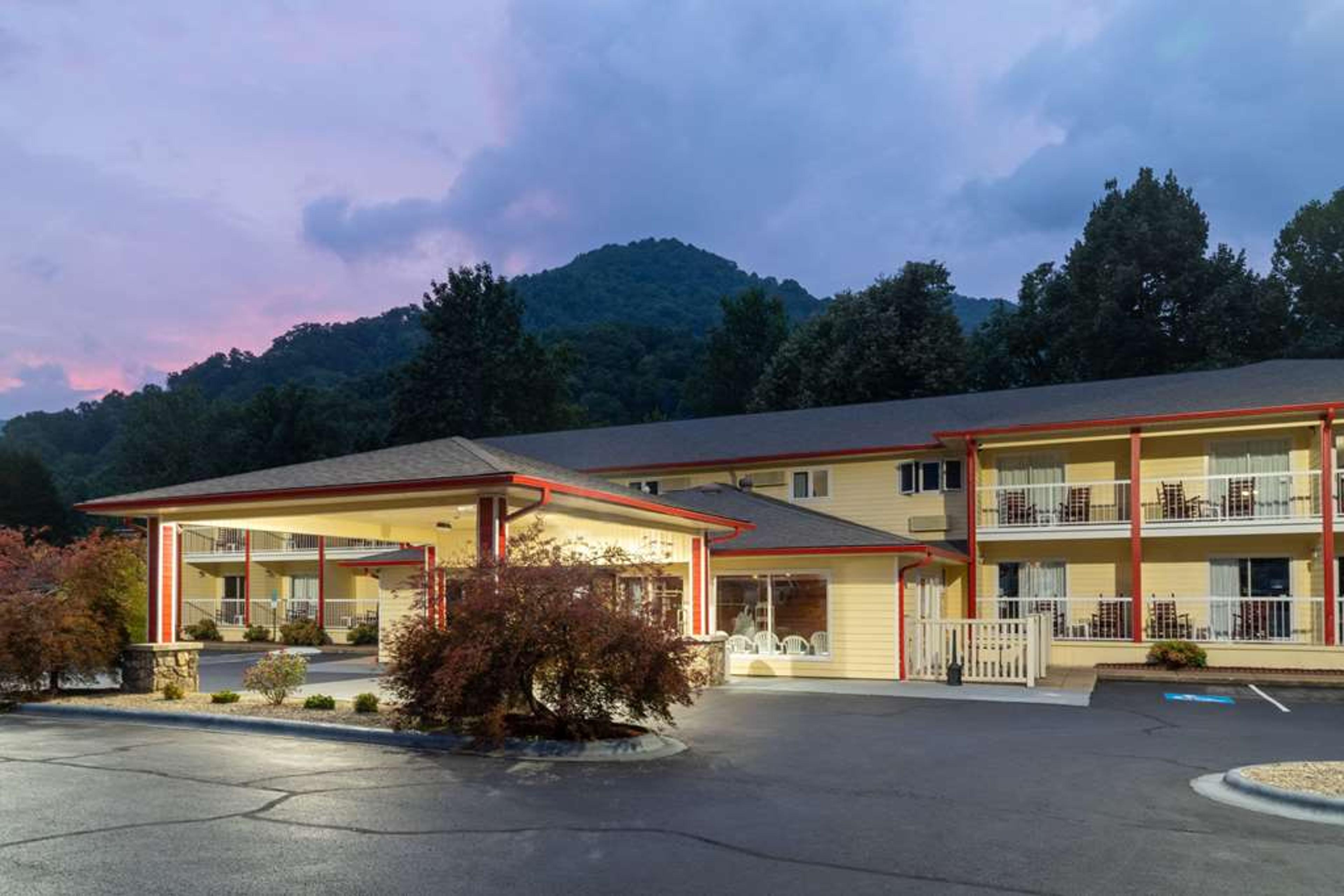 RAMADA BY WYNDHAM MAGGIE VALLEY