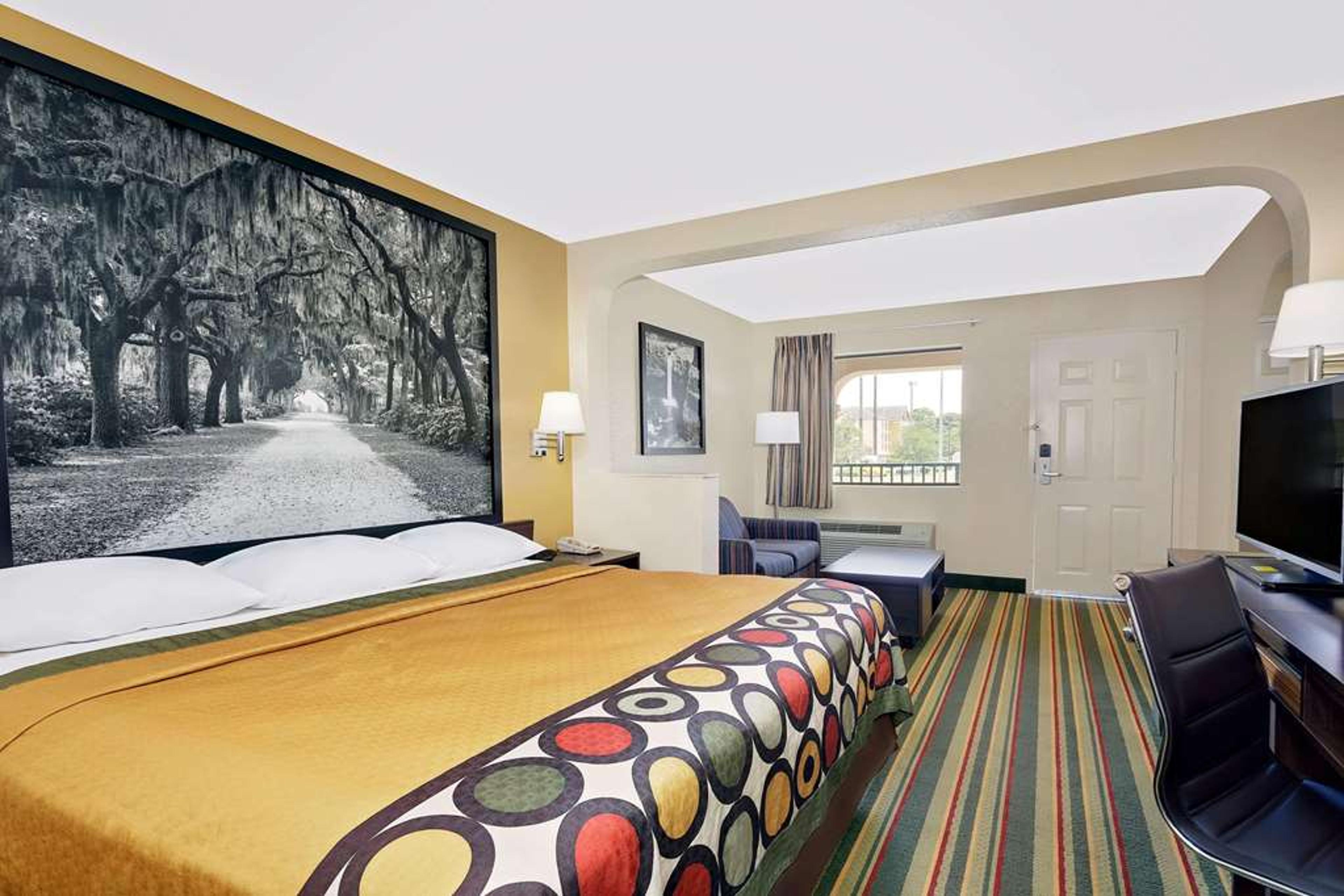 SUPER 8 BY WYNDHAM BYRON/SOUTH MACO