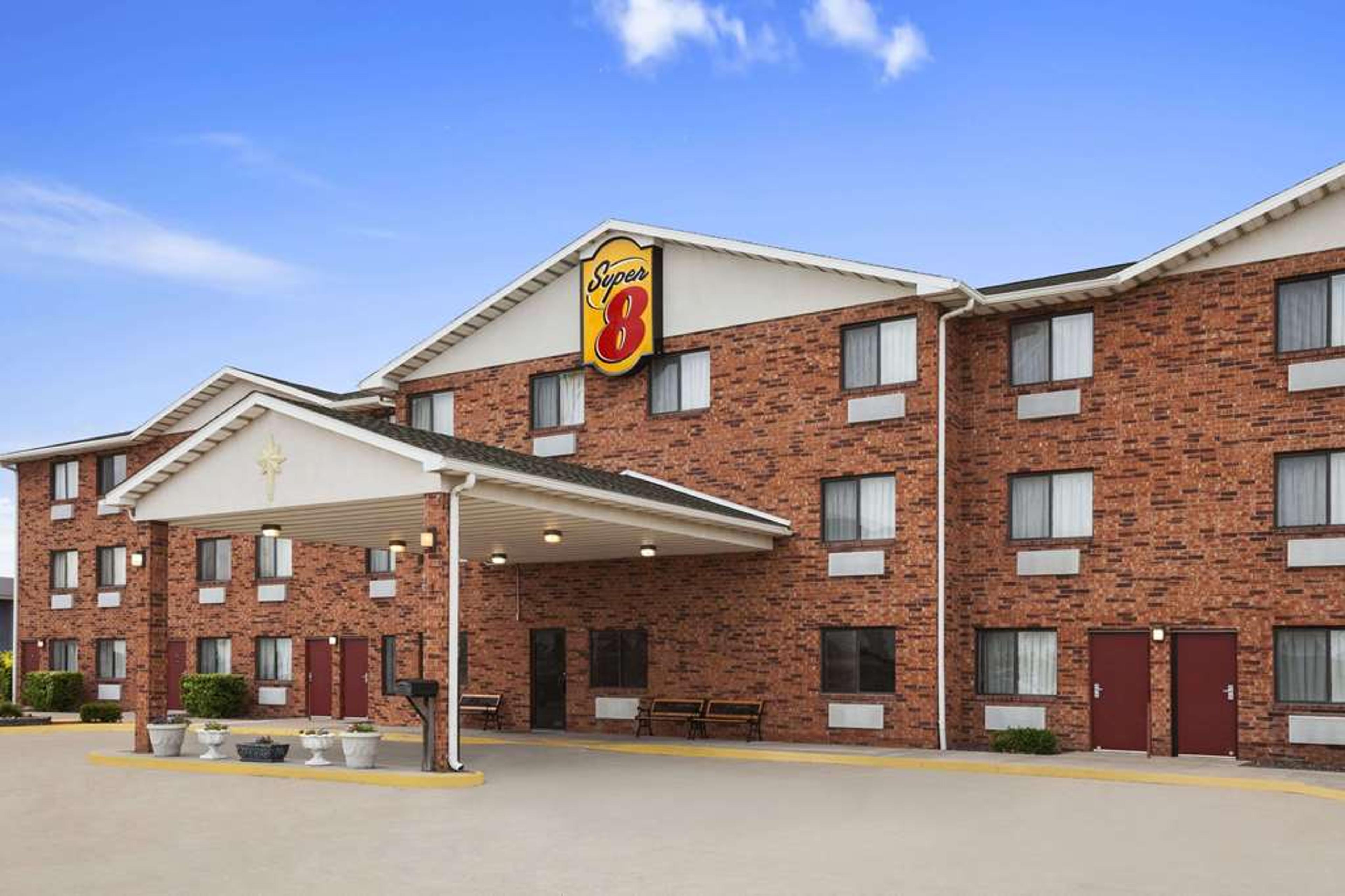 SUPER 8 BY WYNDHAM BOWLING GREEN