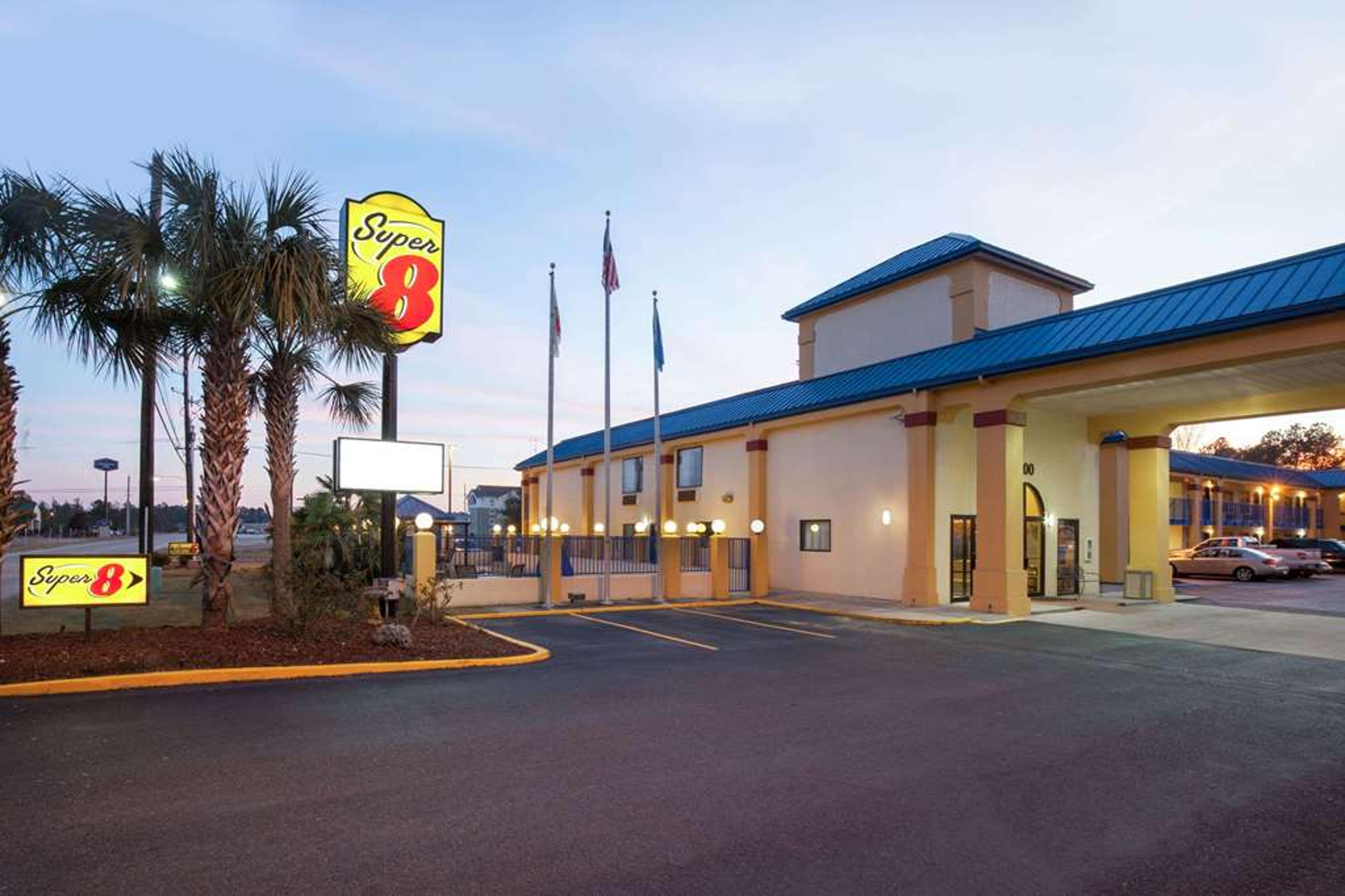 SUPER 8 HAMMOND