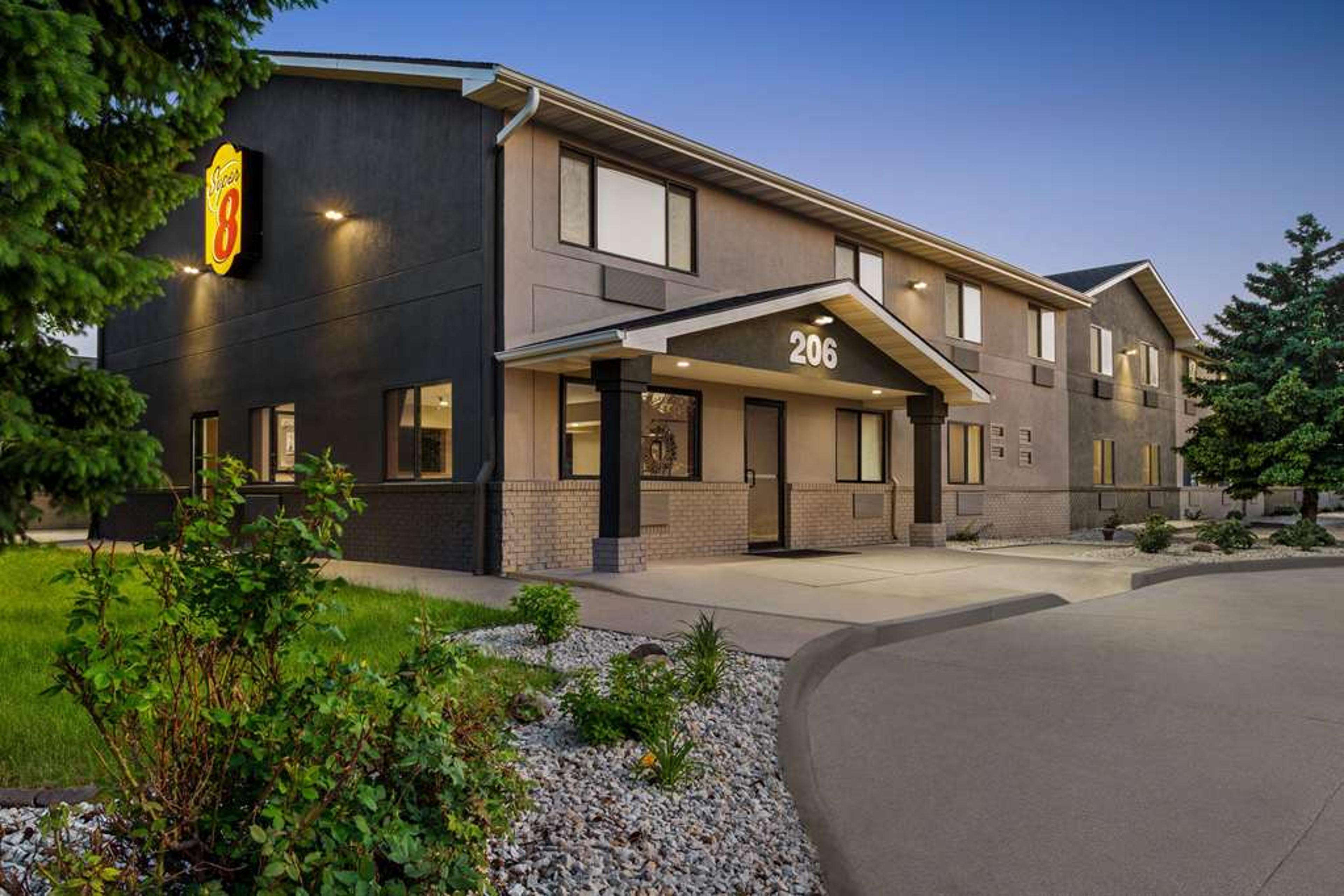 SUPER 8 BY WYNDHAM ANKENY/DES MOINE