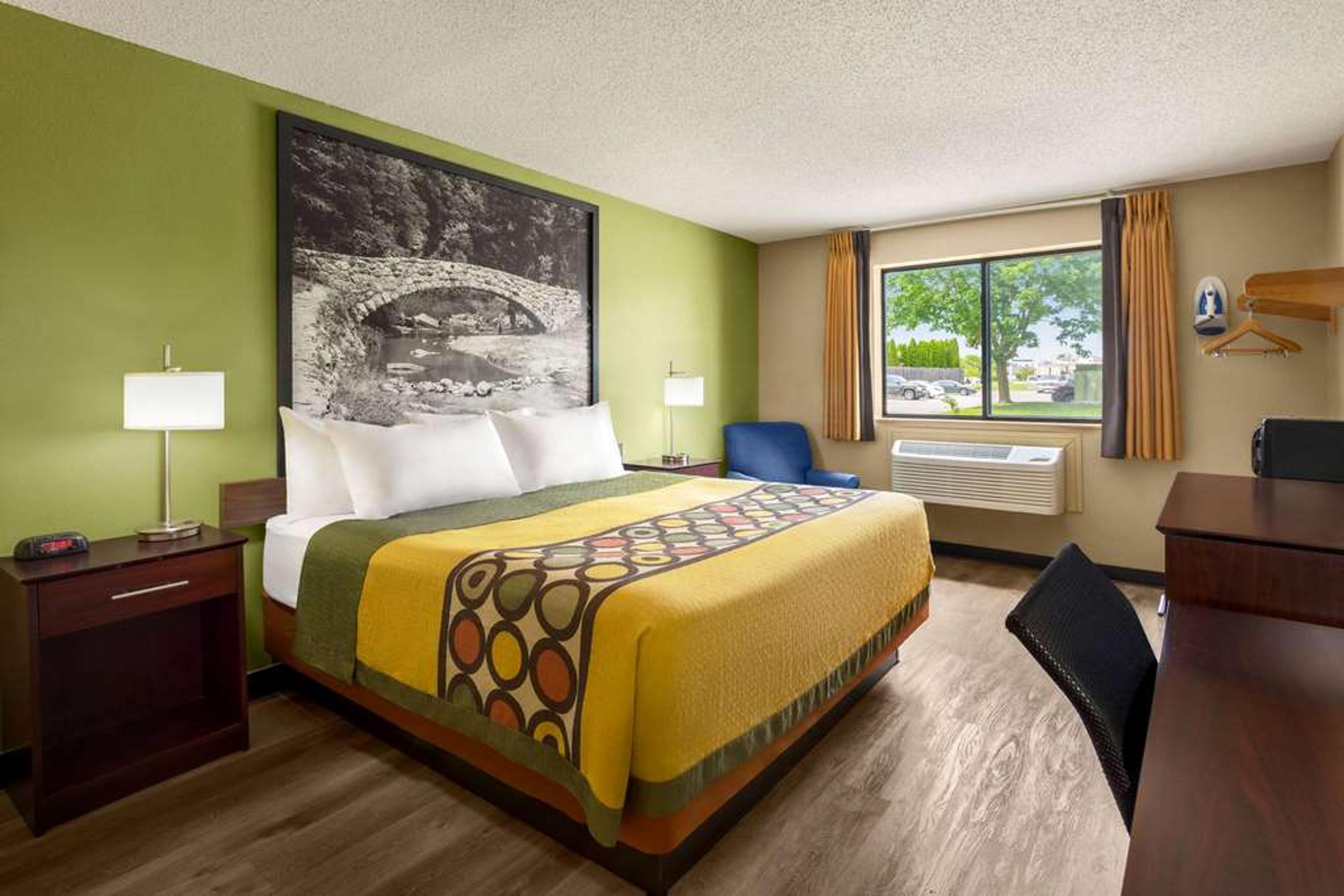 SUPER 8 BY WYNDHAM ANKENY/DES MOINE