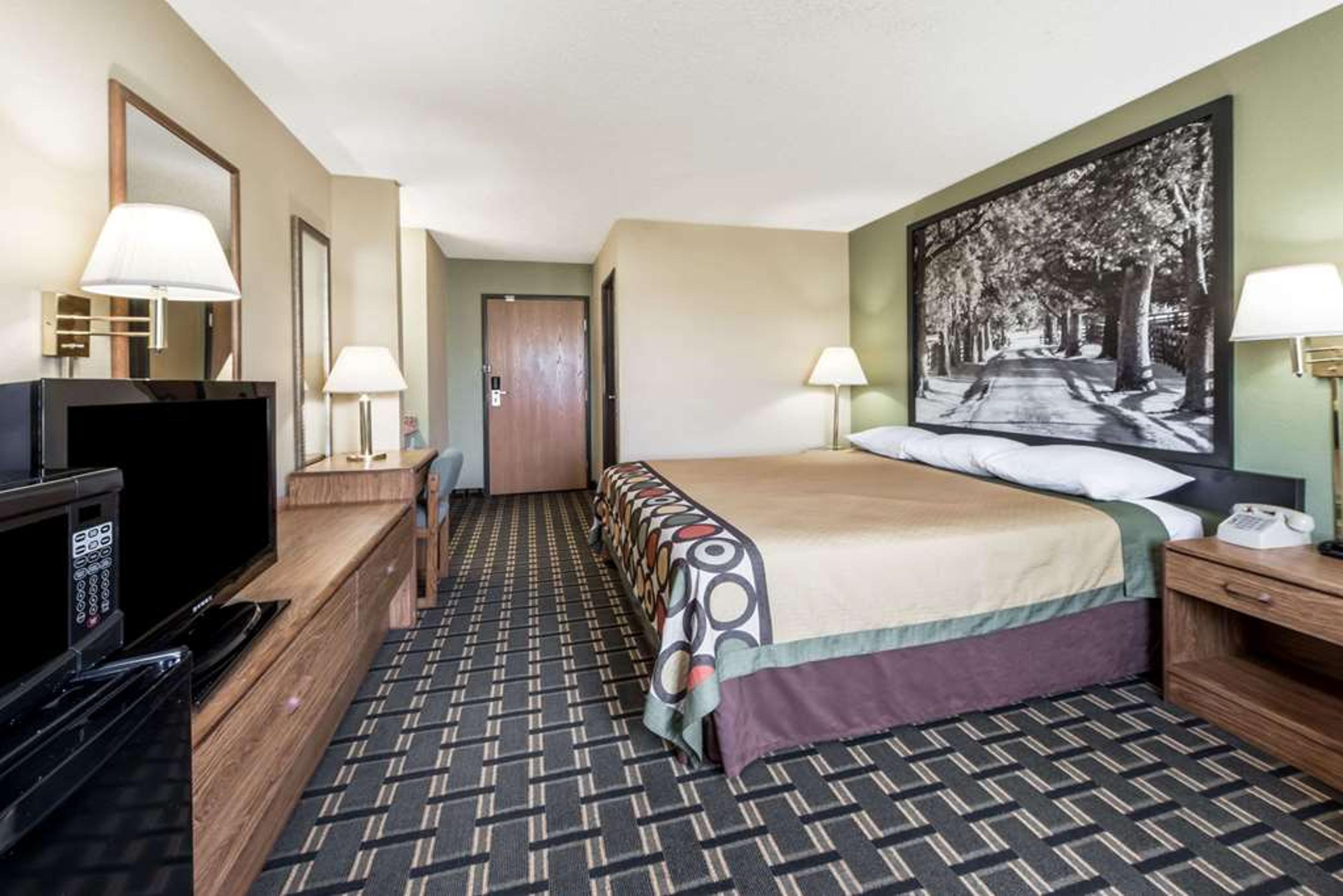 SUPER 8 BY WYNDHAM GREENVILLE