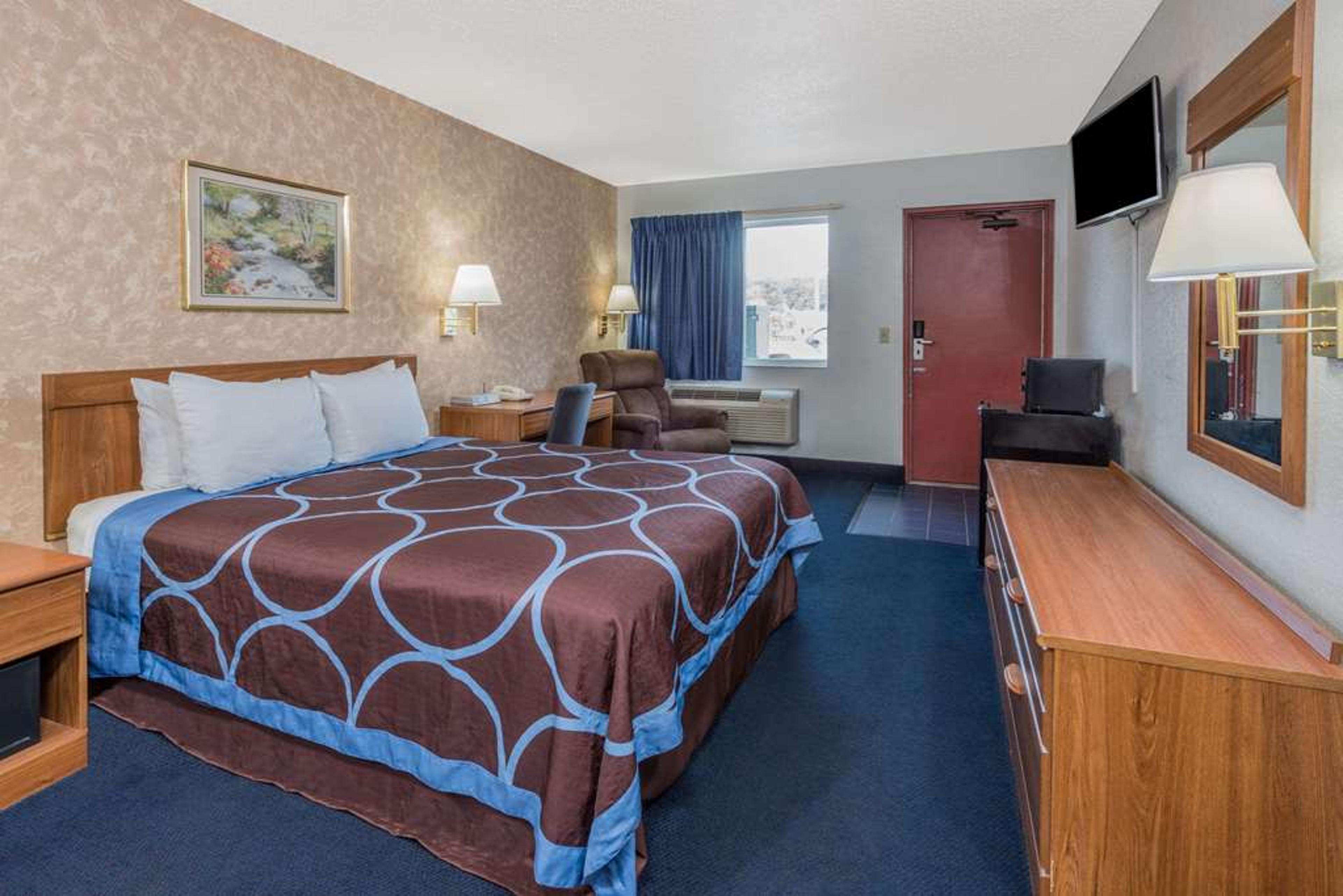 SUPER 8 BY WYNDHAM POTOSI