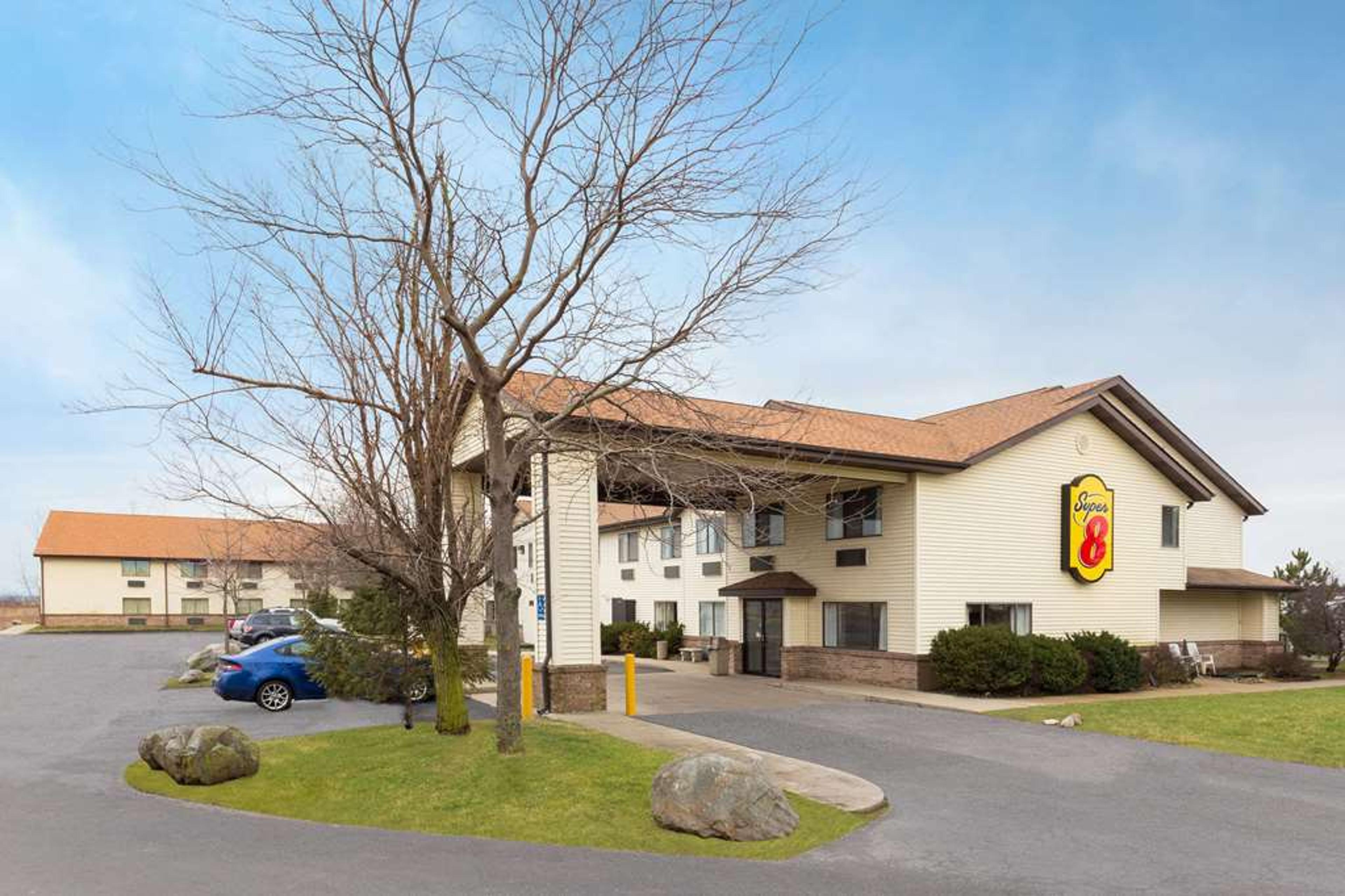 SUPER 8 BY WYNDHAM HEBRON LOWELL AR
