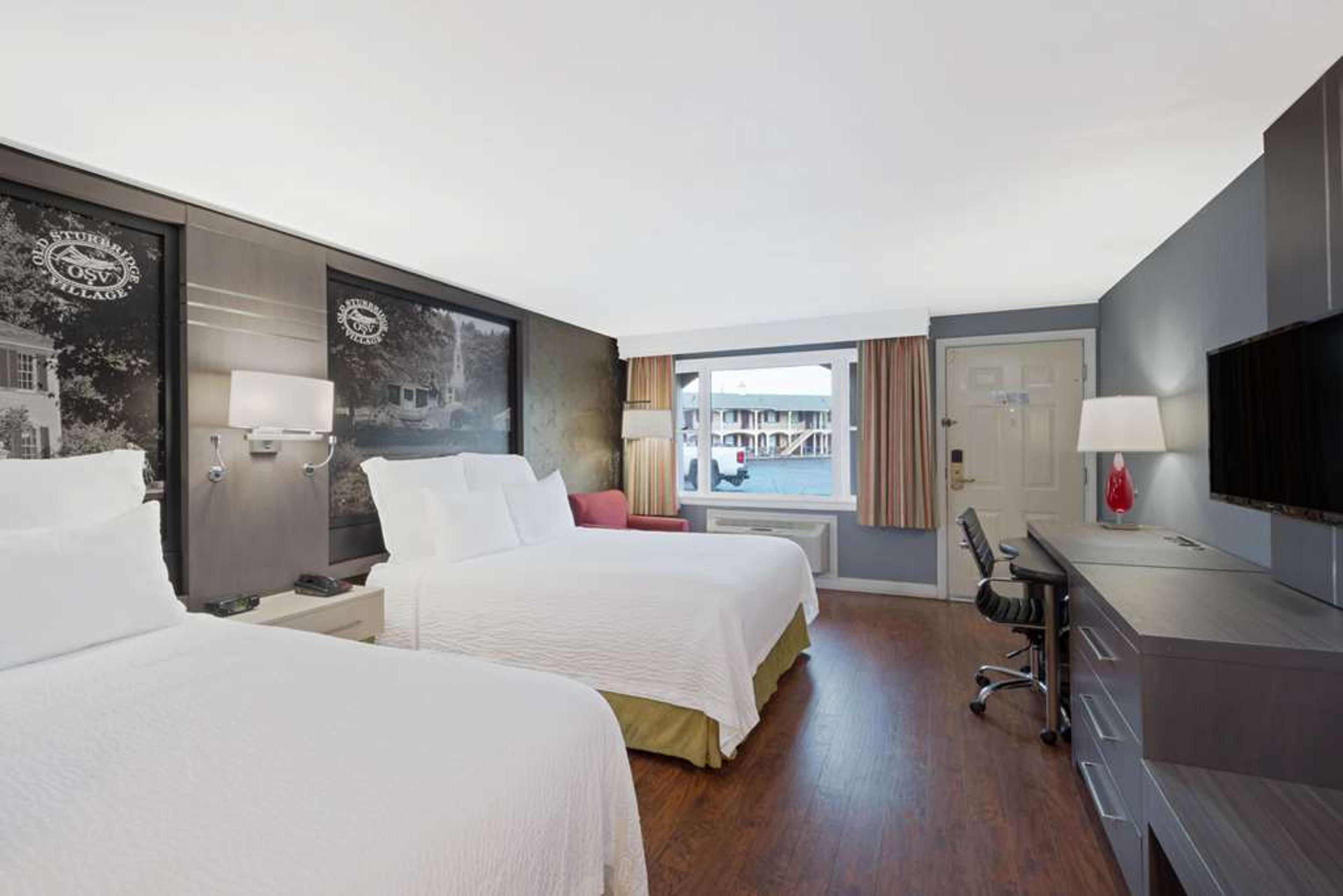 SUPER 8 BY WYNDHAM STURBRIDGE