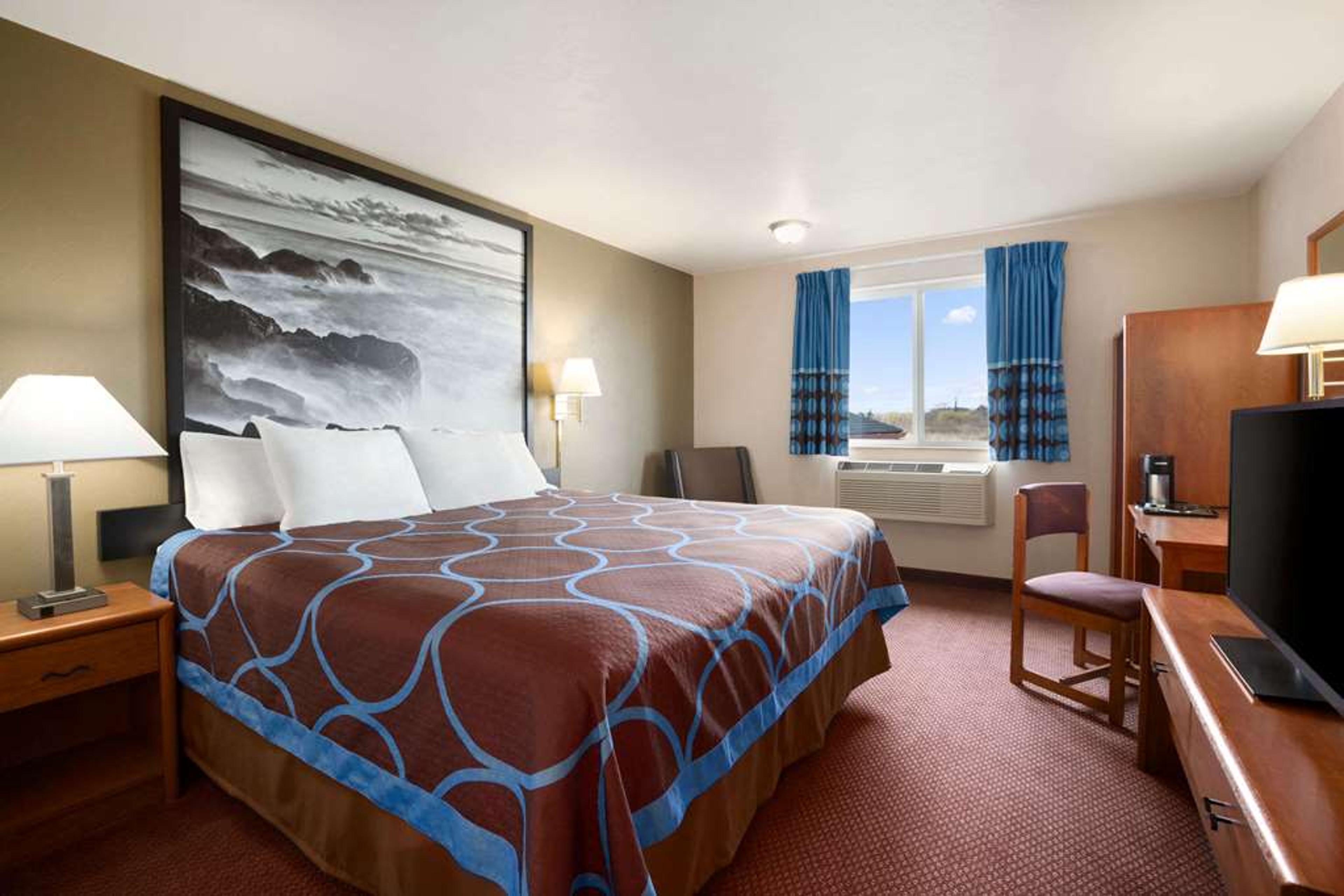 SUPER 8 BY WYNDHAM BELLINGHAM AIRPO