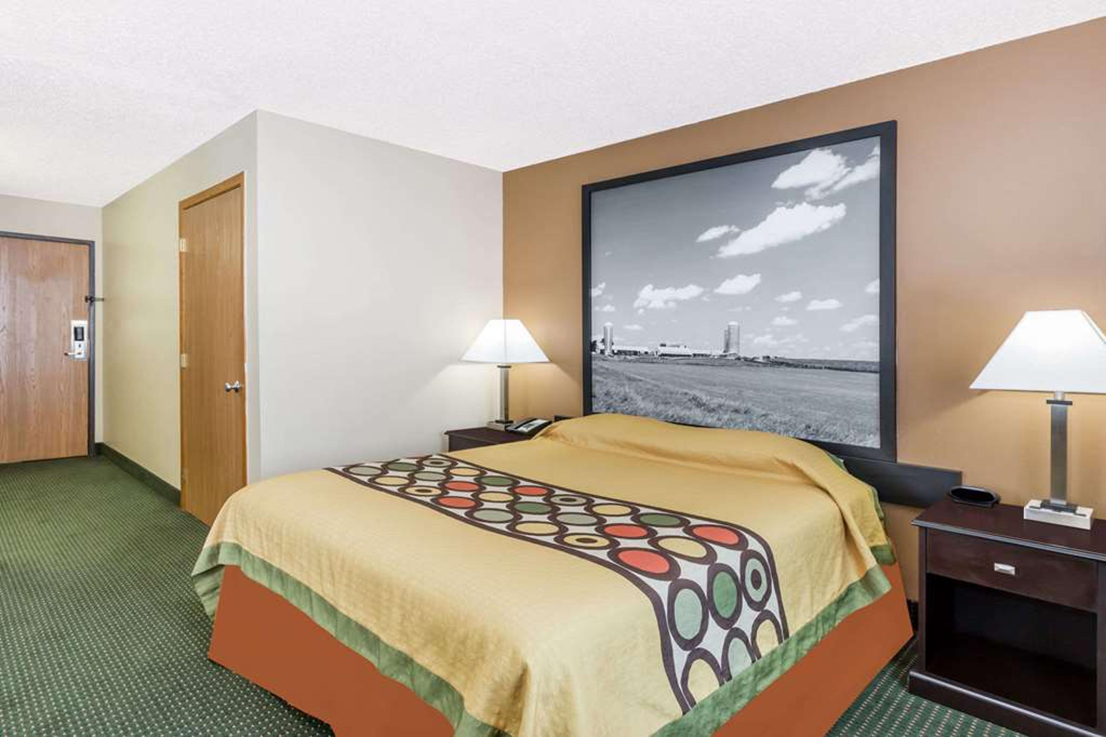 SUPER 8 BY WYNDHAM JEFFERSON