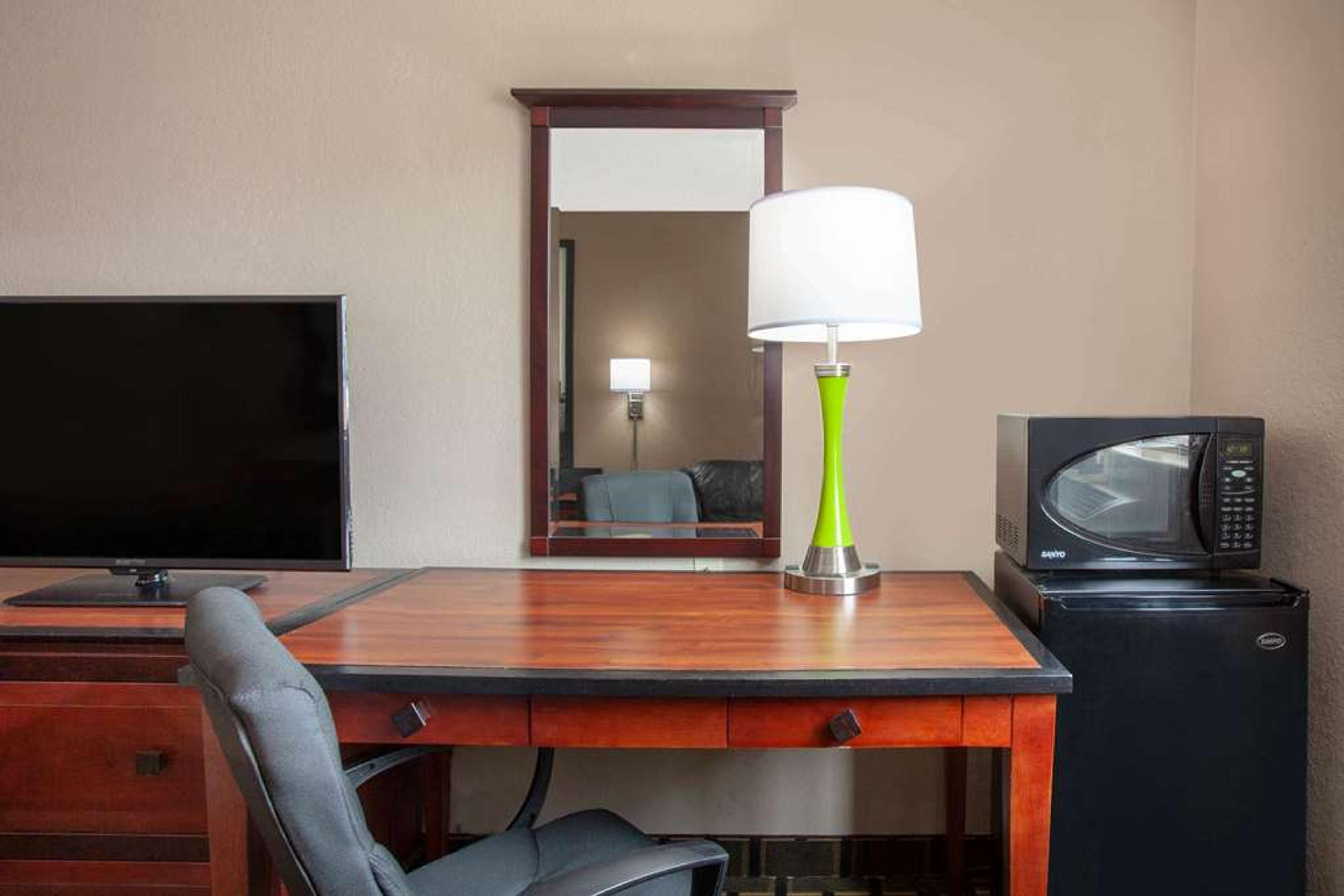 SUPER 8 BY WYNDHAM WAYCROSS GA
