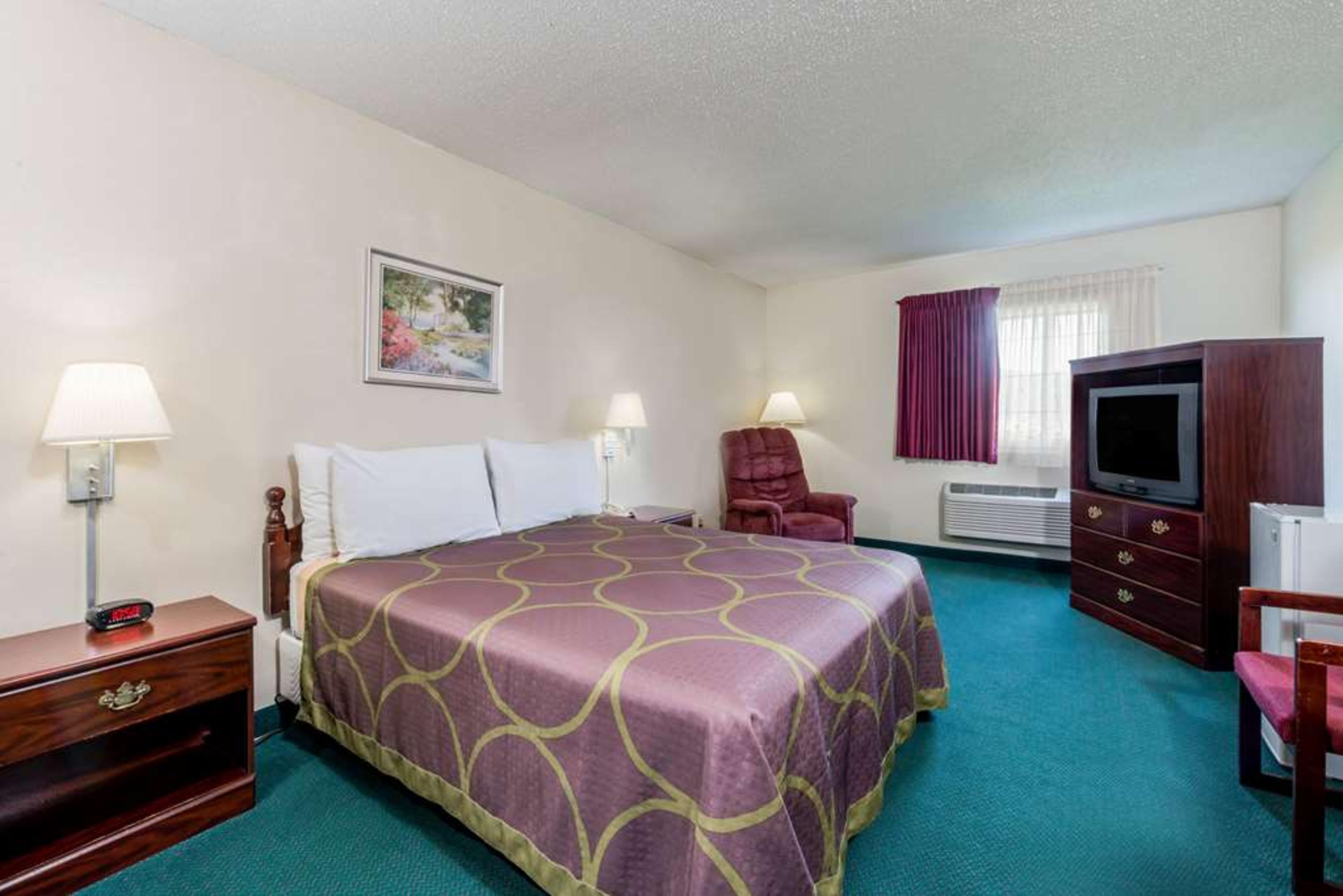 SUPER 8 BY WYNDHAM JERSEYVILLE