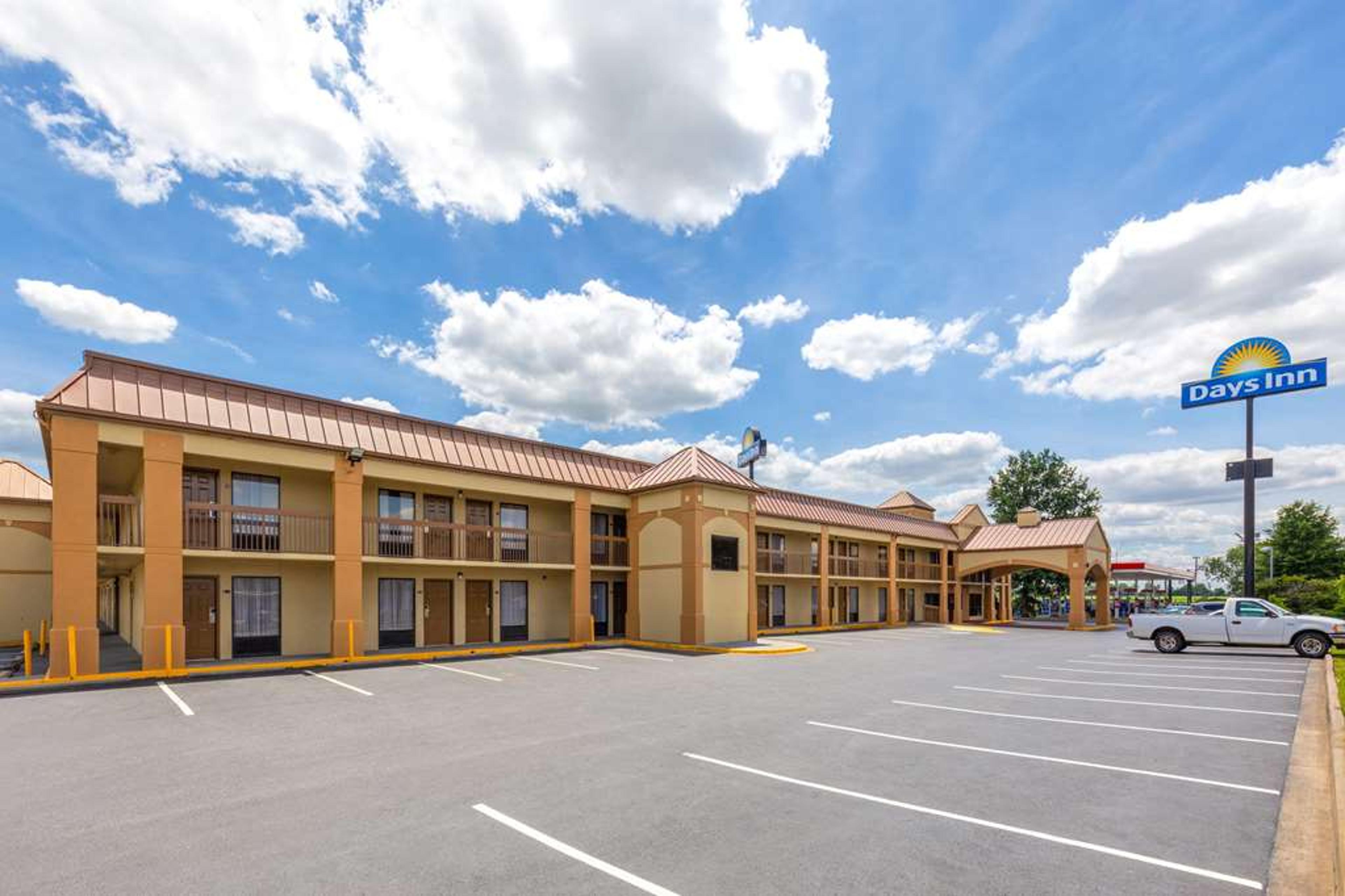 DAYS INN FT CAMPBELL
