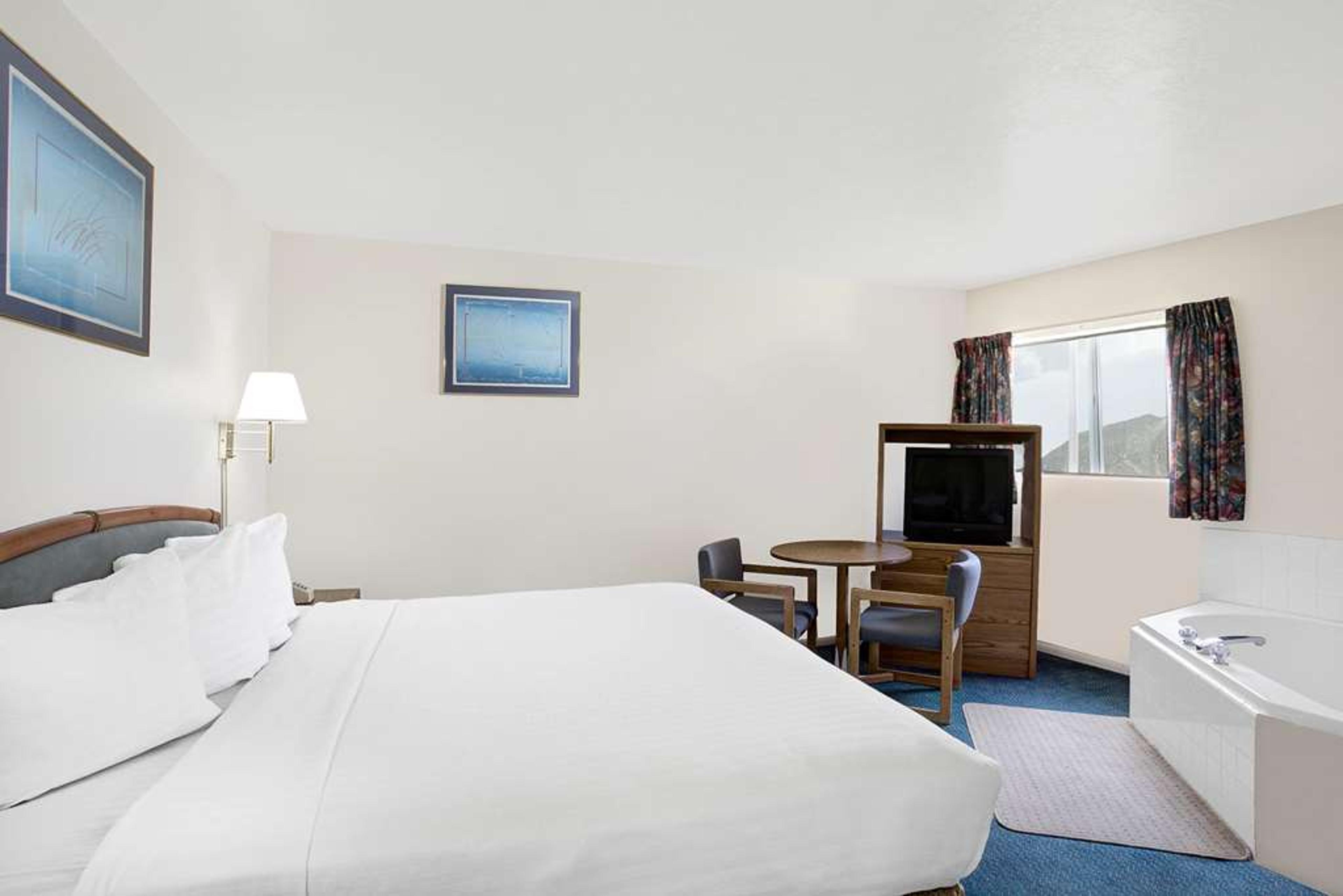 TRAVELODGE BY WYNDHAM, CEDAR CITY