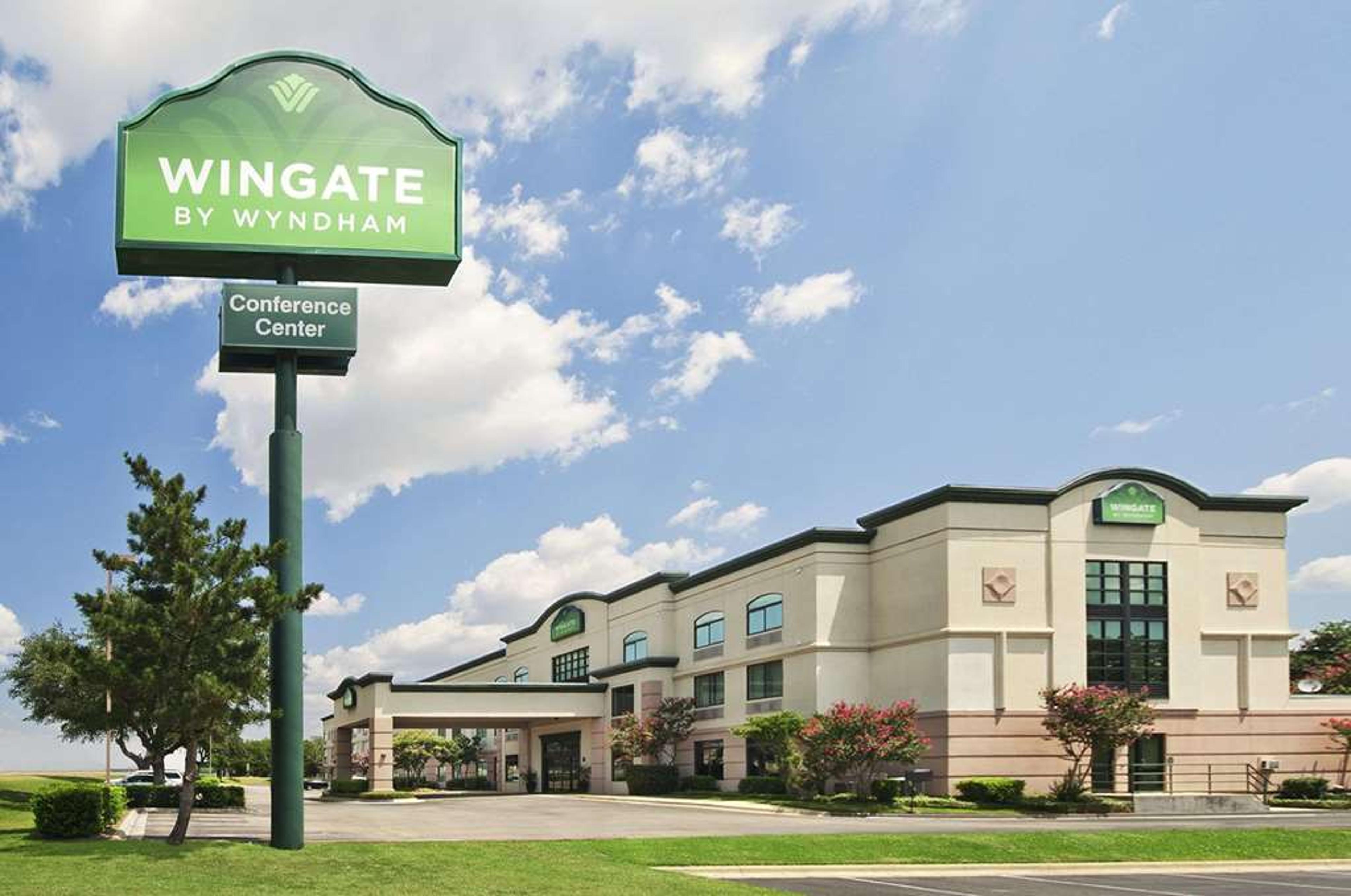 WINGATE BY WYNDHAM ROUND ROCK HOTEL