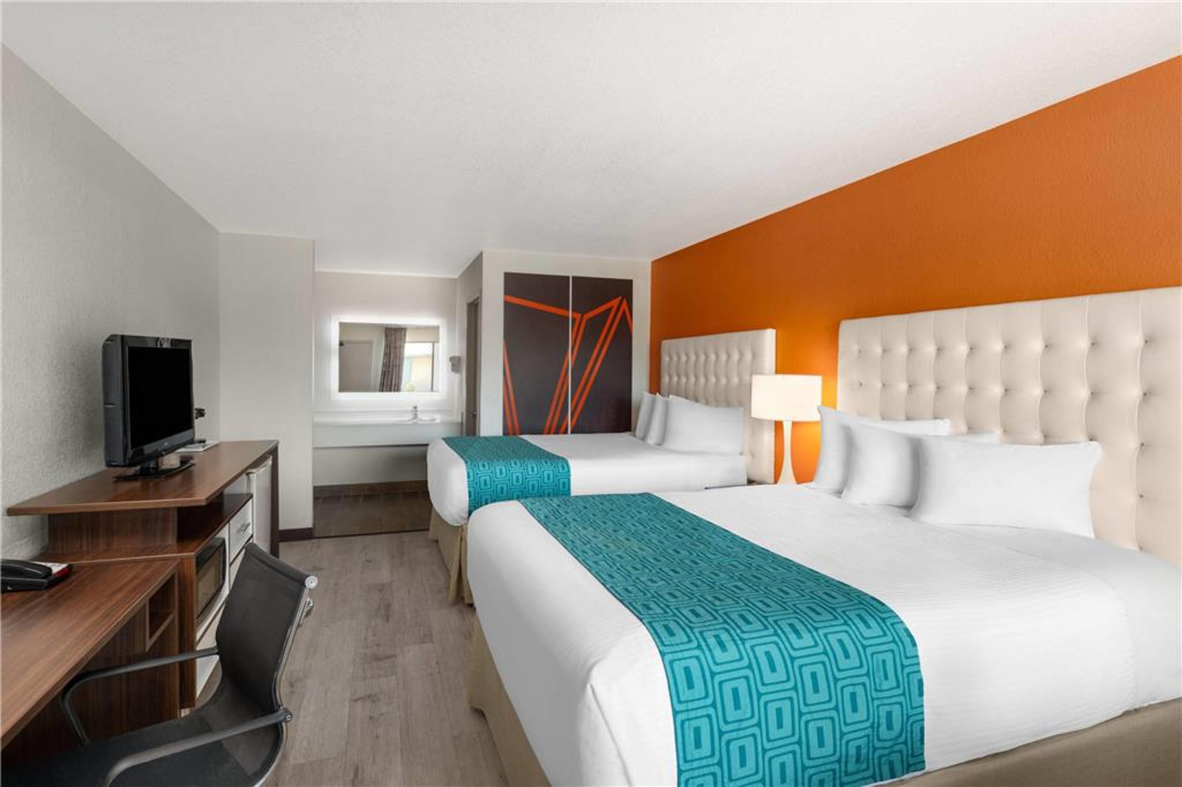 HOWARD JOHNSON BY WYNDHAM, MODESTO