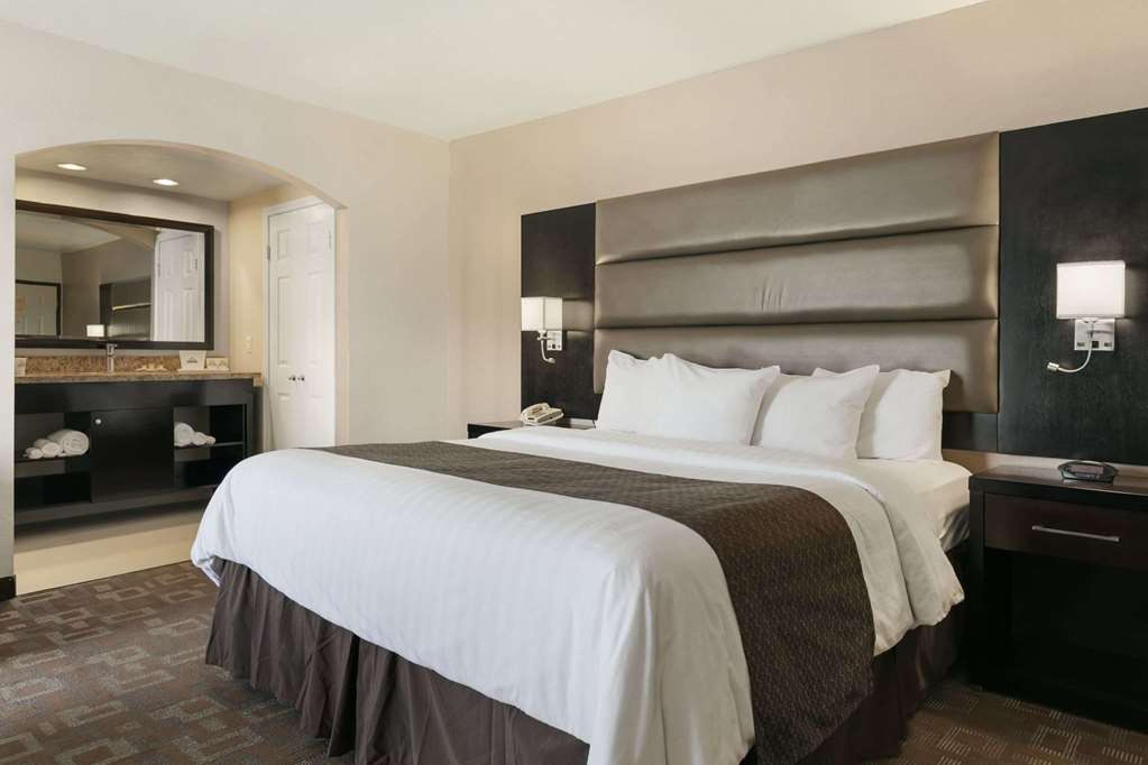 DAYS INN BY WYNDHAM DOWNEY