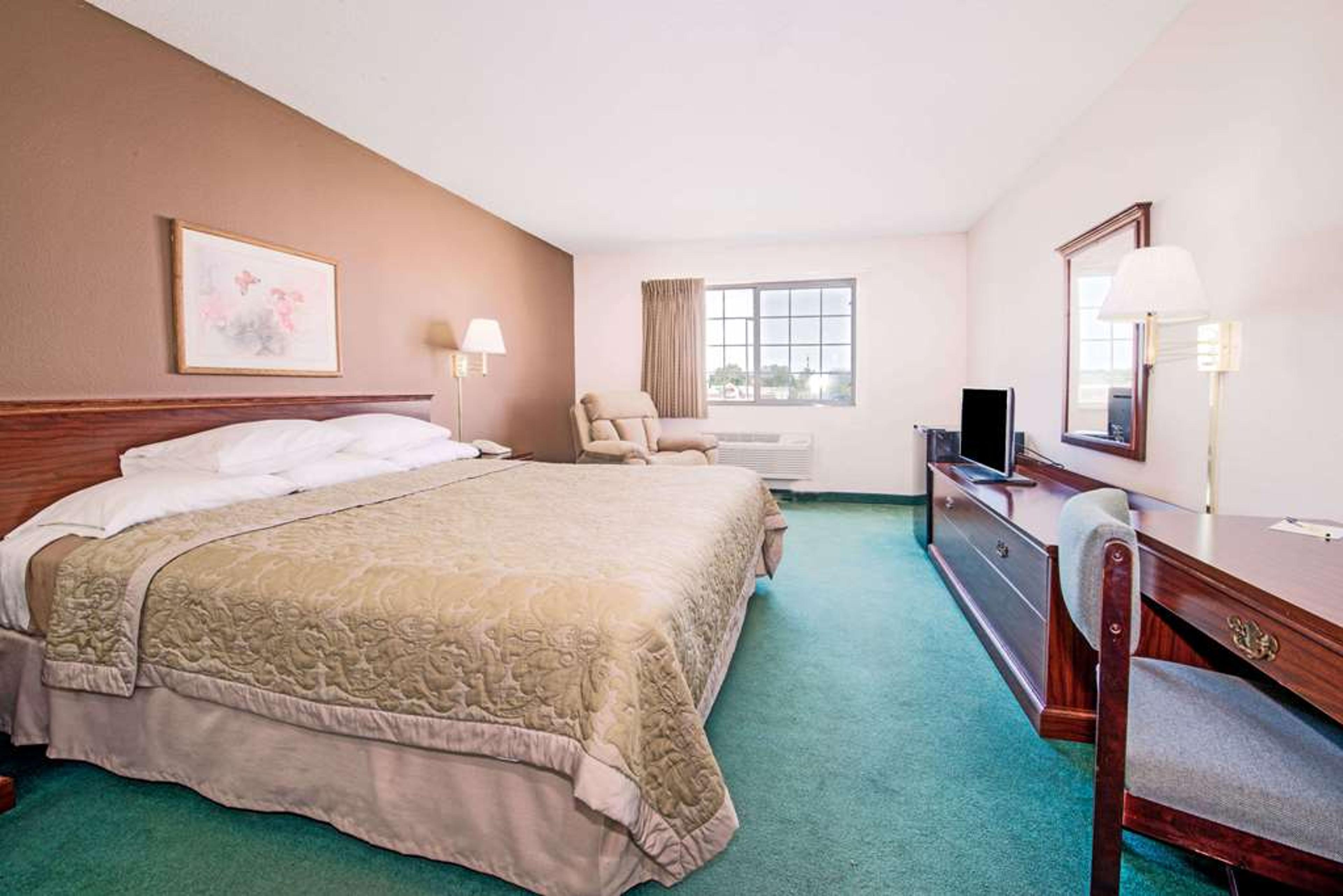 SUPER 8 BY WYNDHAM RICHMOND