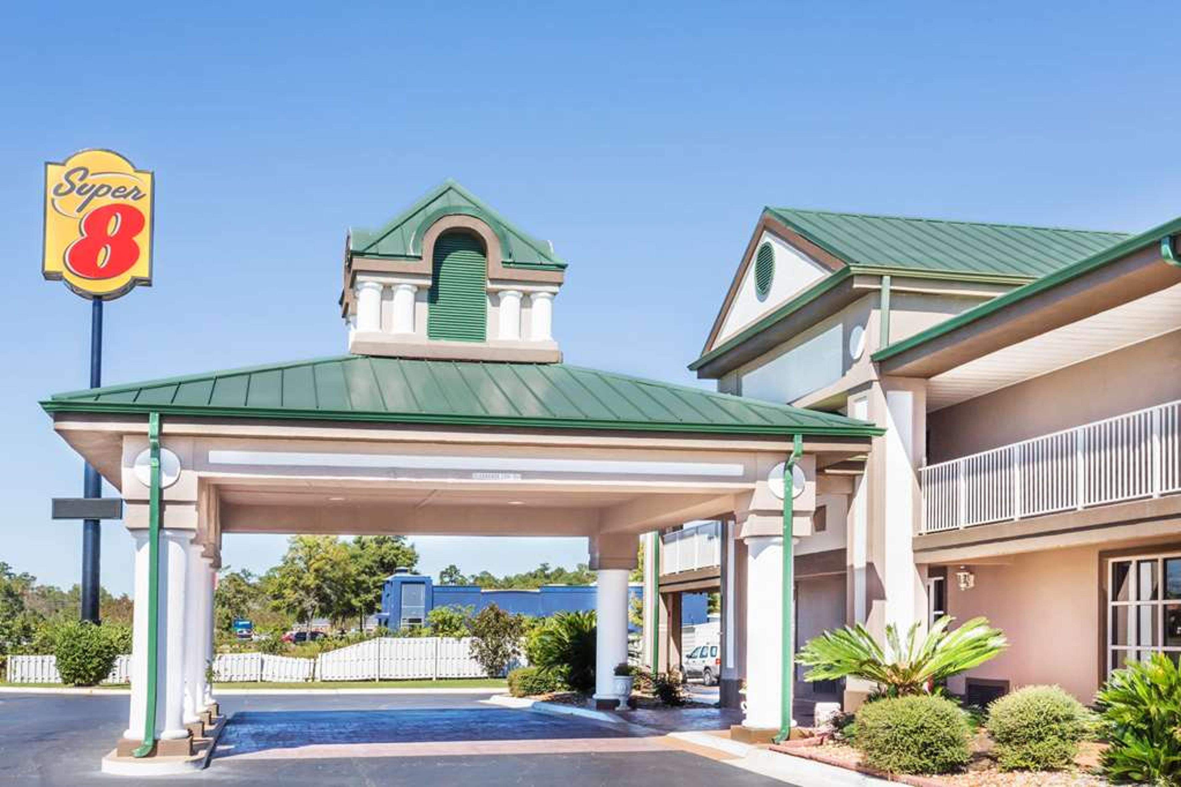 SUPER 8 BY WYNDHAM MARIANNA
