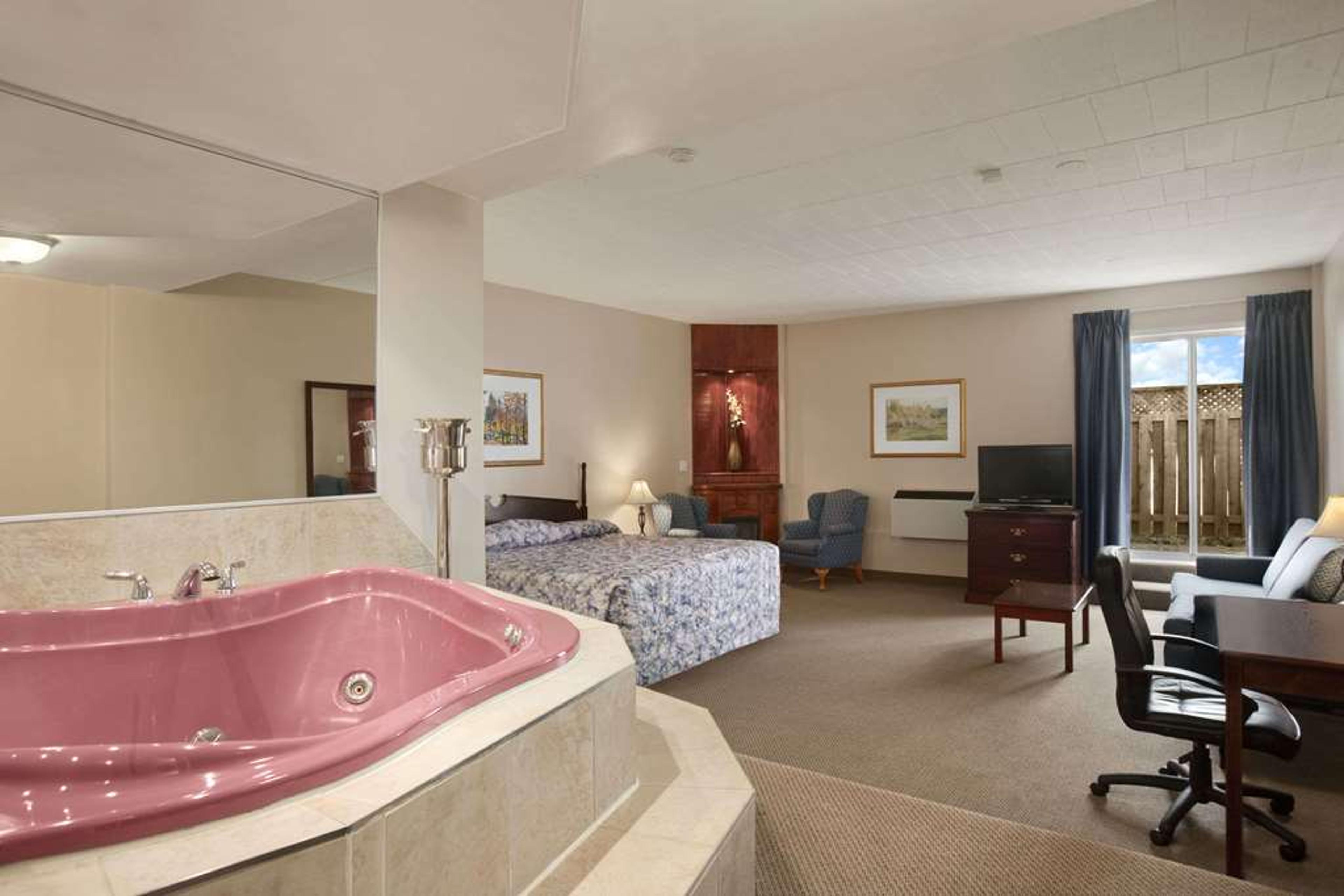 TRAVELODGE BY WYNDHAM CAMBRIDGE - W