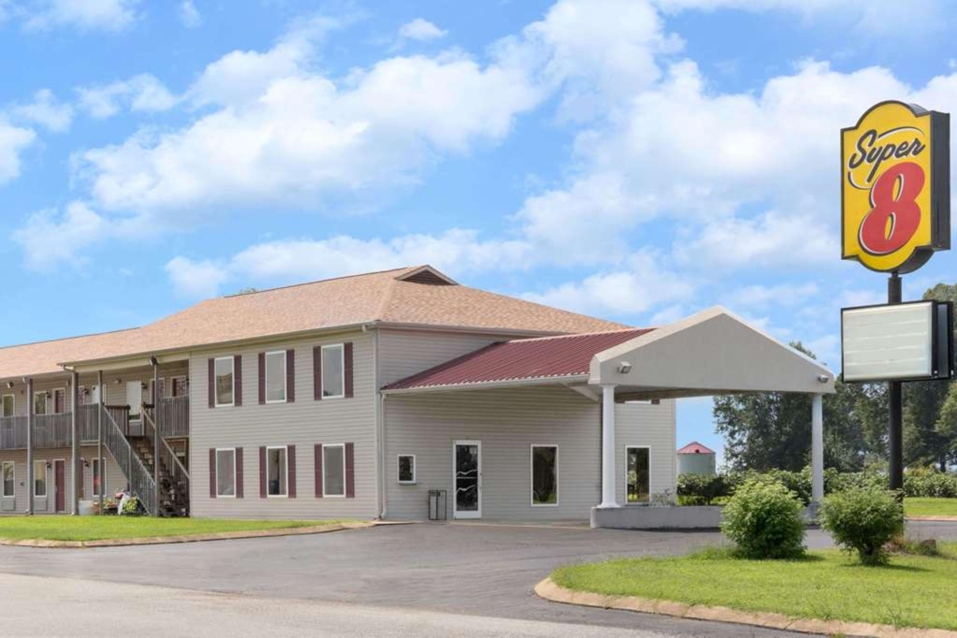 SUPER 8 BY WYNDHAM WHITEVILLE