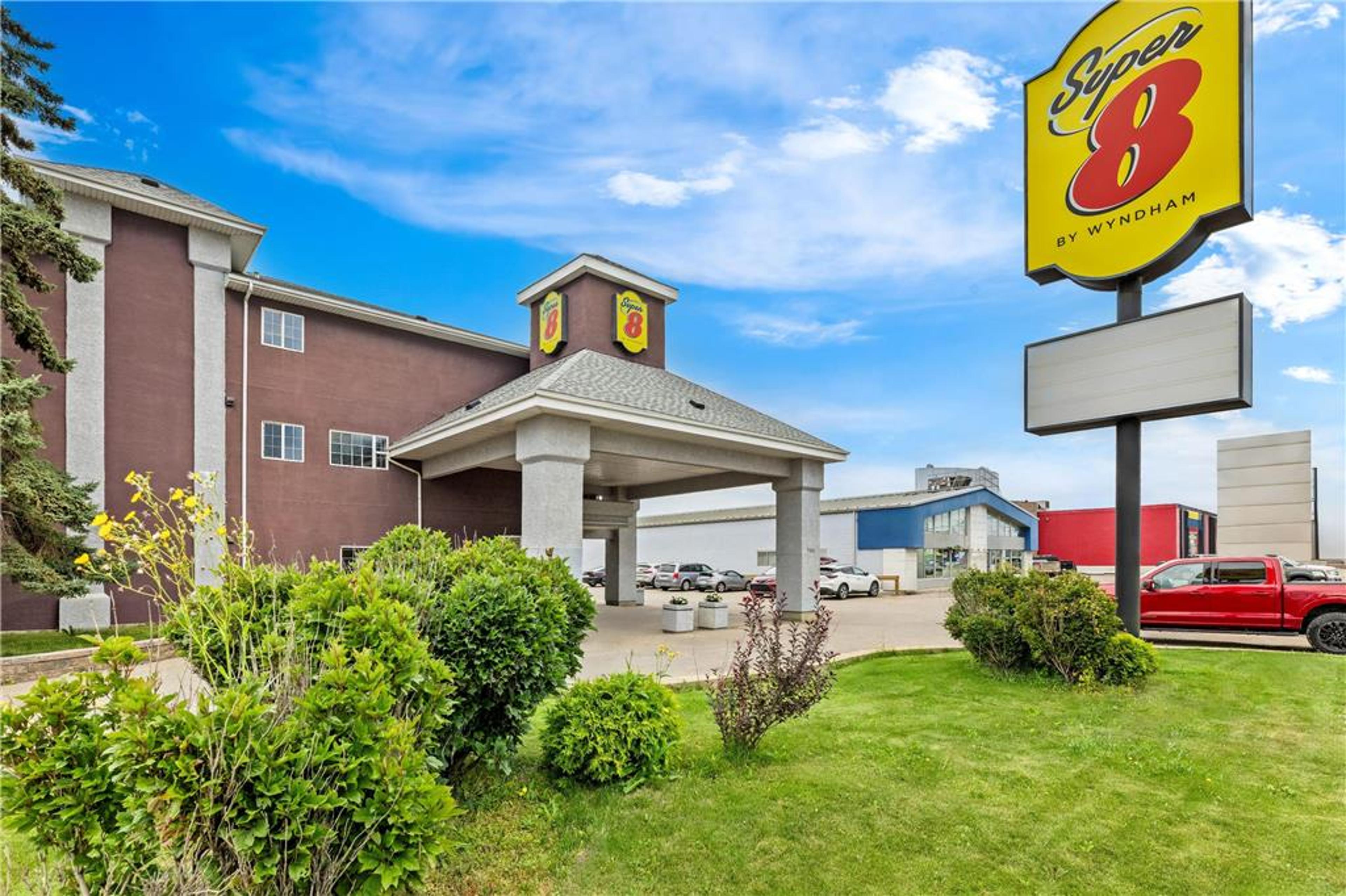 SUPER 8 BY WYNDHAM SASKATOON NEAR S