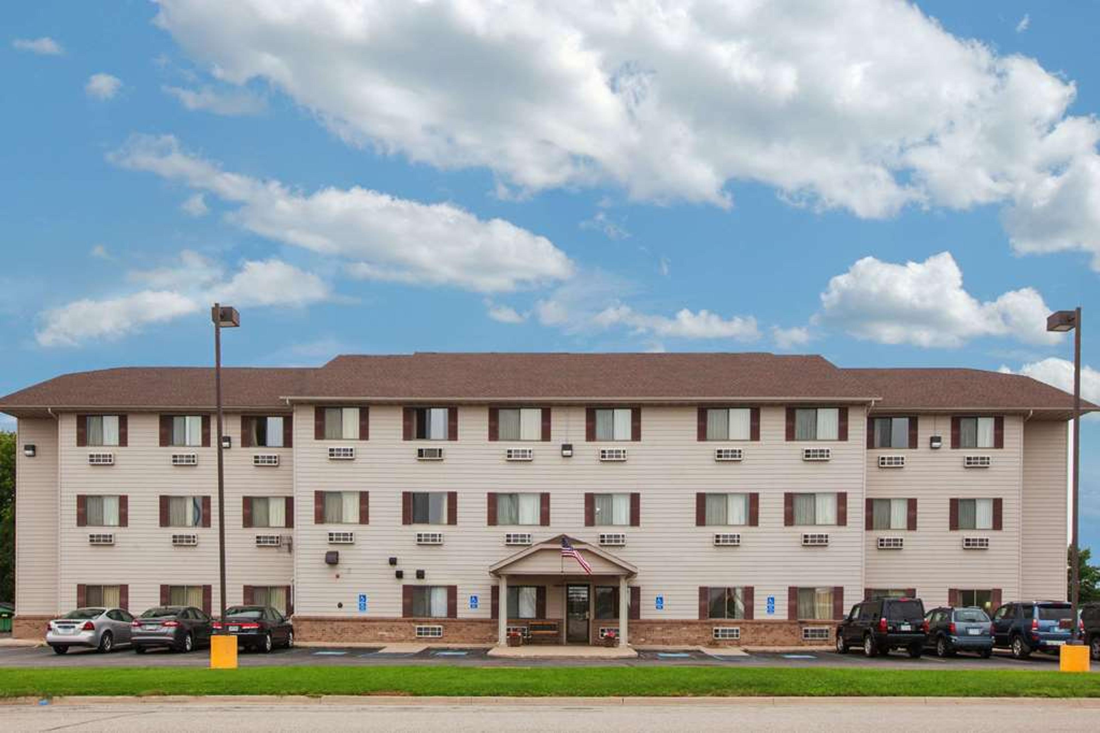 SUPER 8 BY WYNDHAM MASON CITY