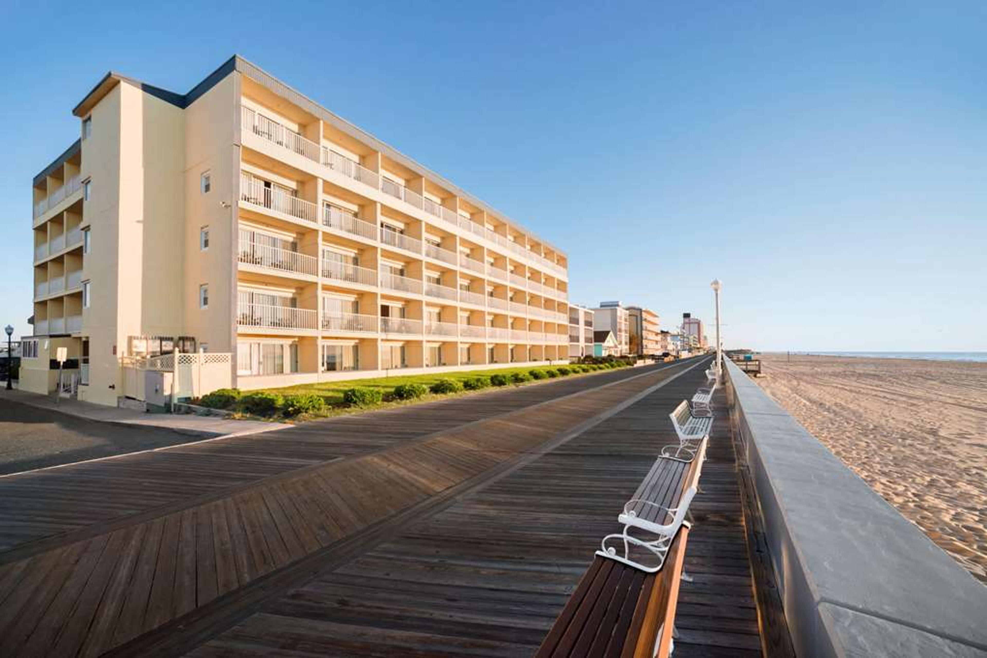 HOWARD JOHNSON BY WYNDHAM, OCEAN CI