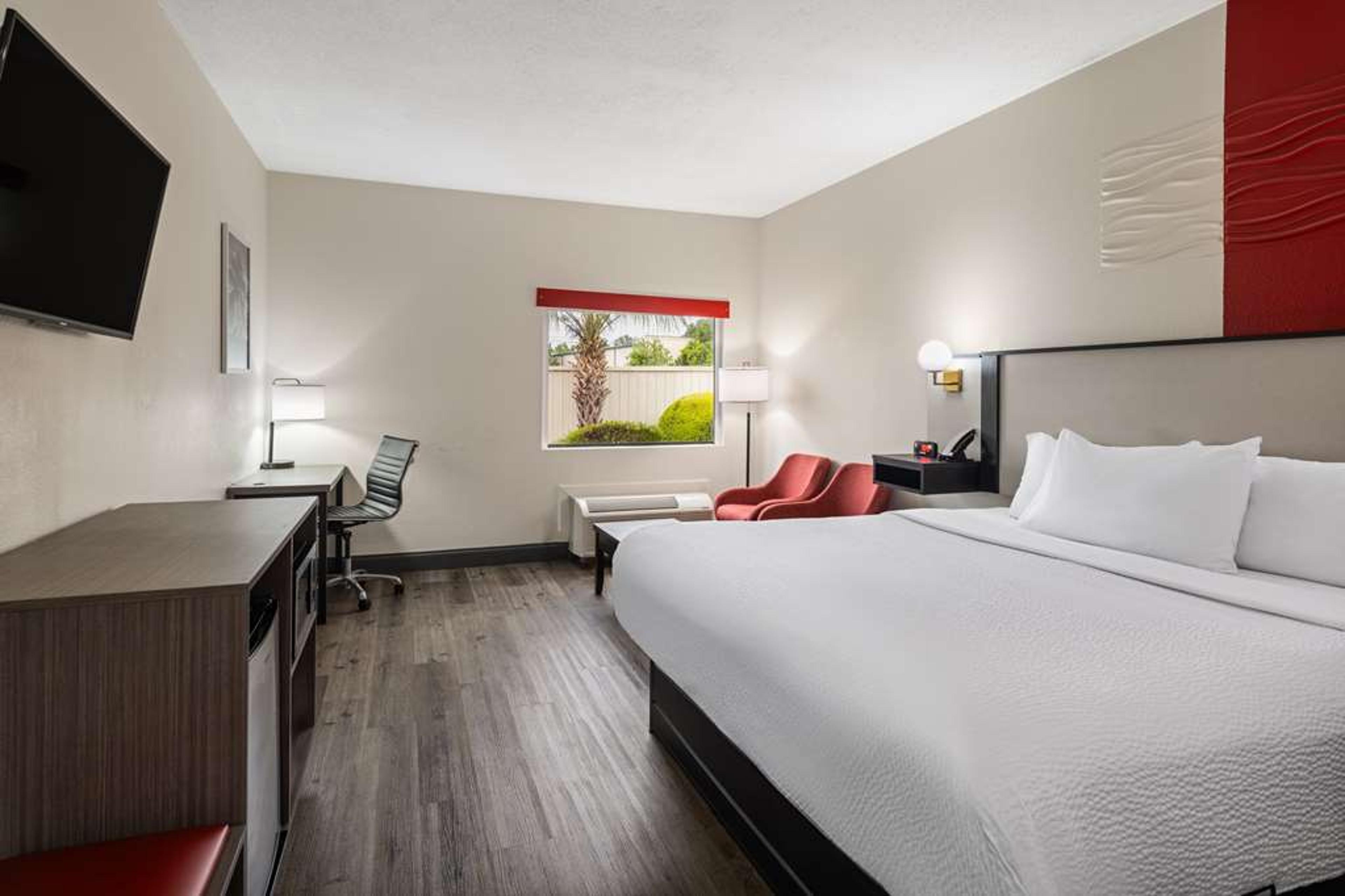 RAMADA BY WYNDHAM LOCUST GROVE