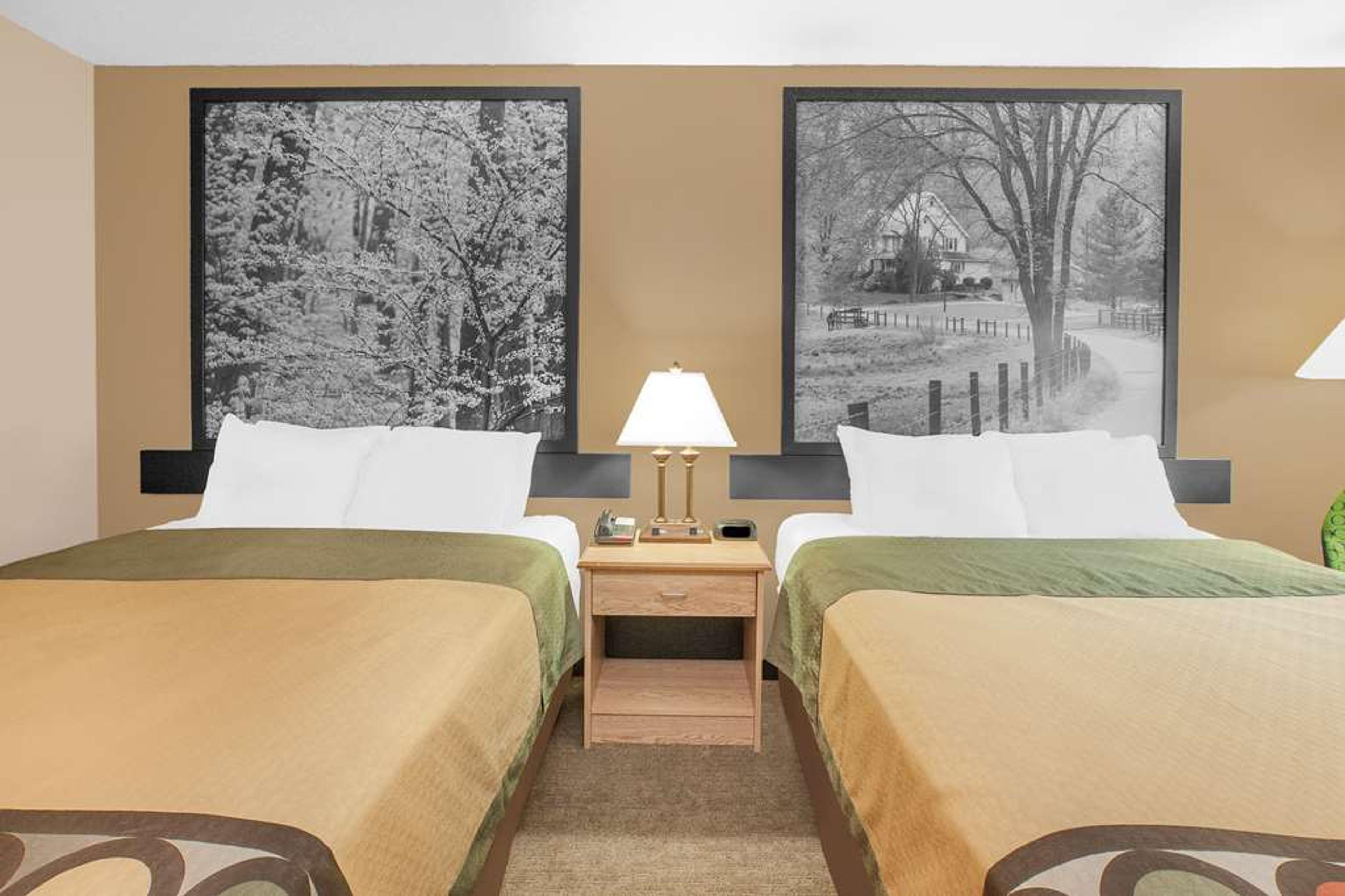 SUPER 8 BY WYNDHAM SEVILLE