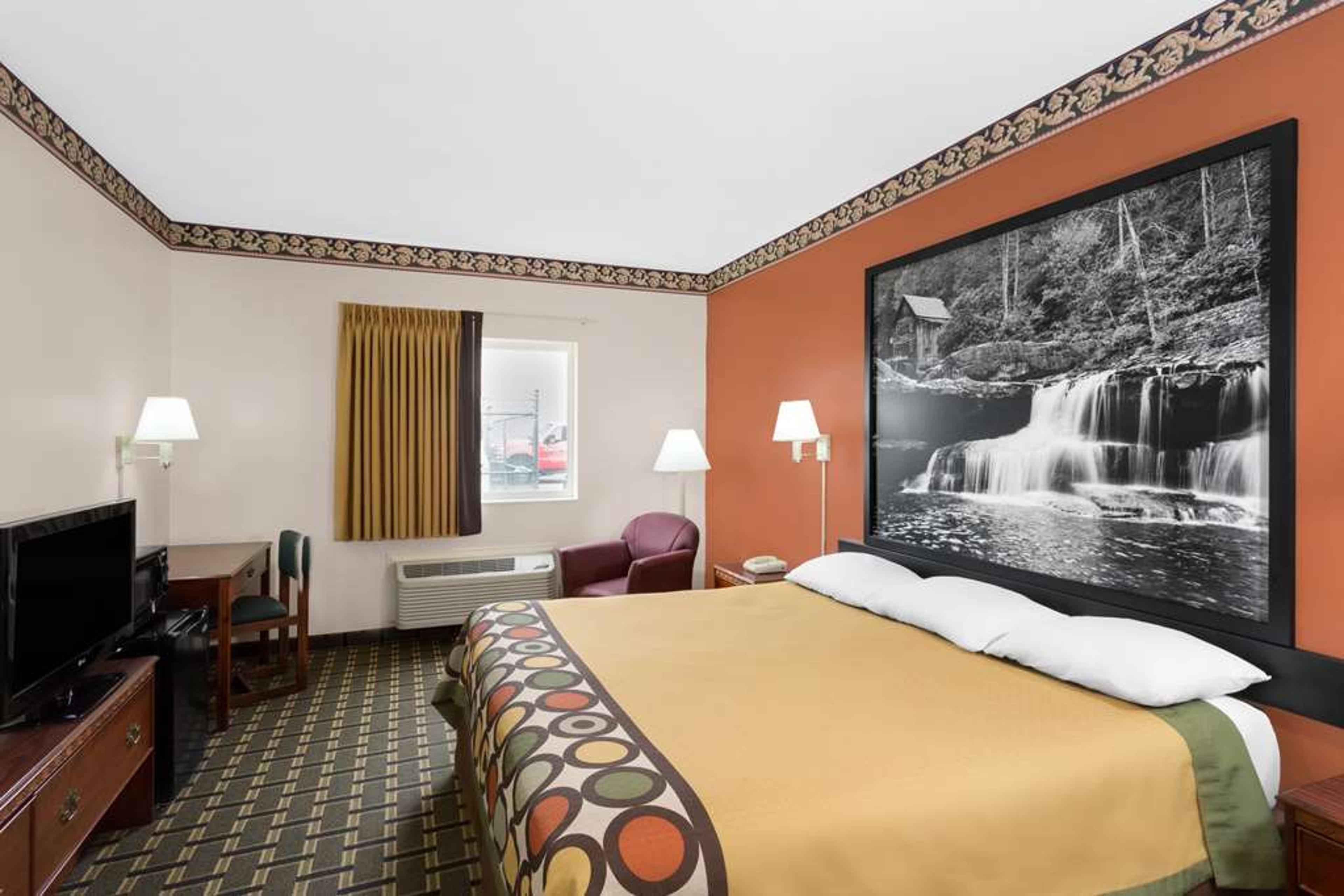 SUPER 8 BY WYNDHAM ATHENS