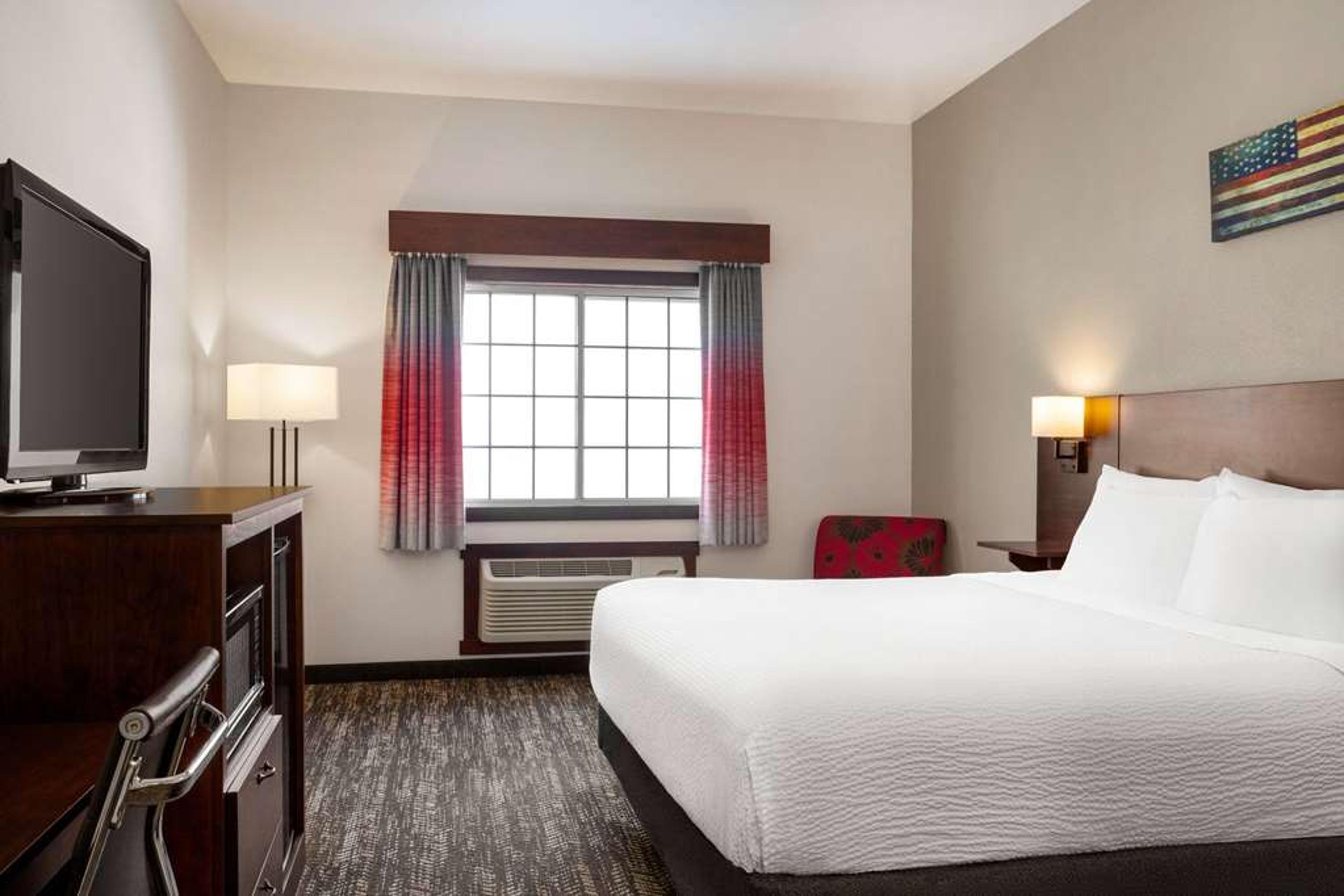 RAMADA BY WYNDHAM RICHLAND CENTER