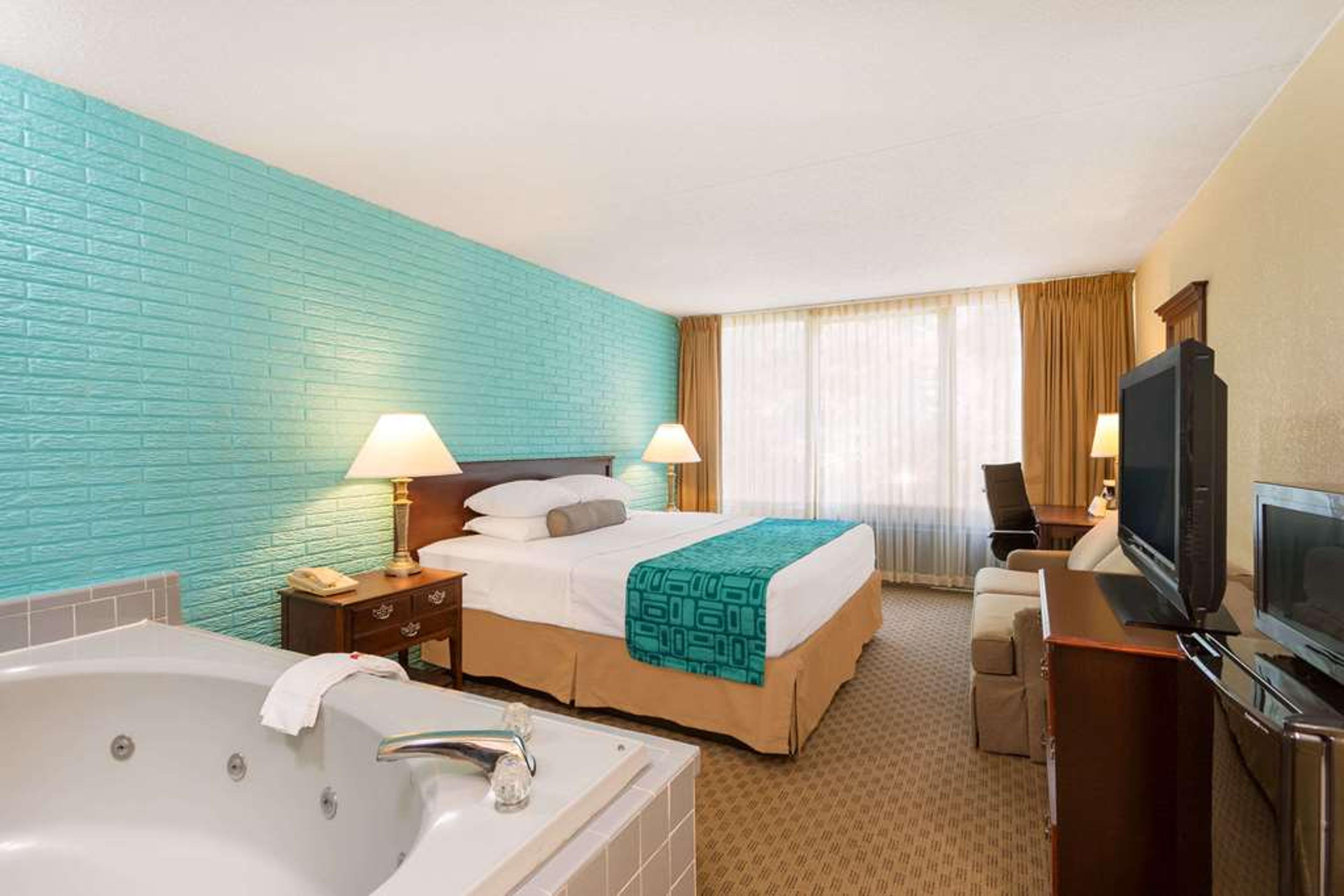 HOWARD JOHNSON BY WYNDHAM, WILLIAMS