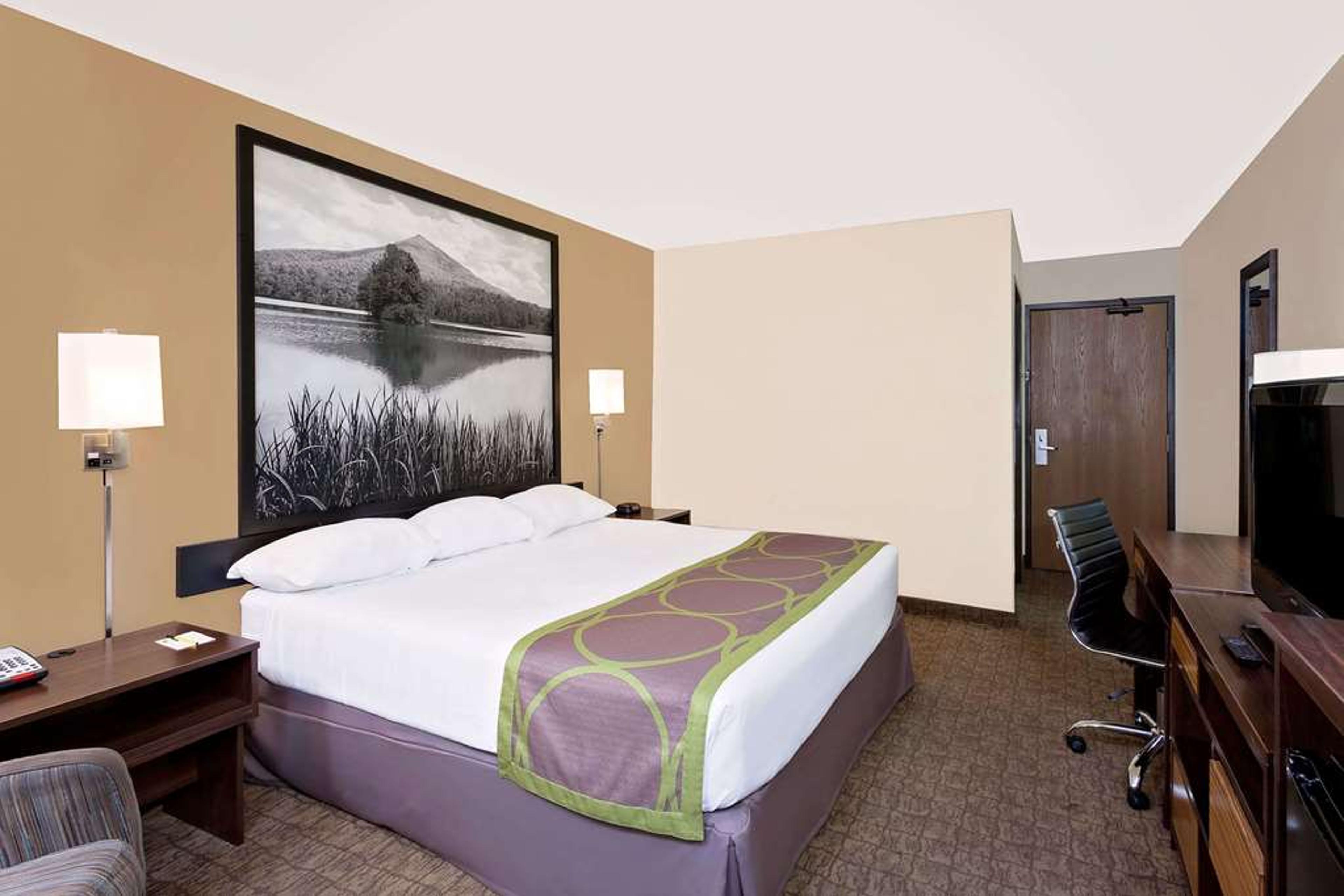 SUPER 8 BY WYNDHAM LEBANON