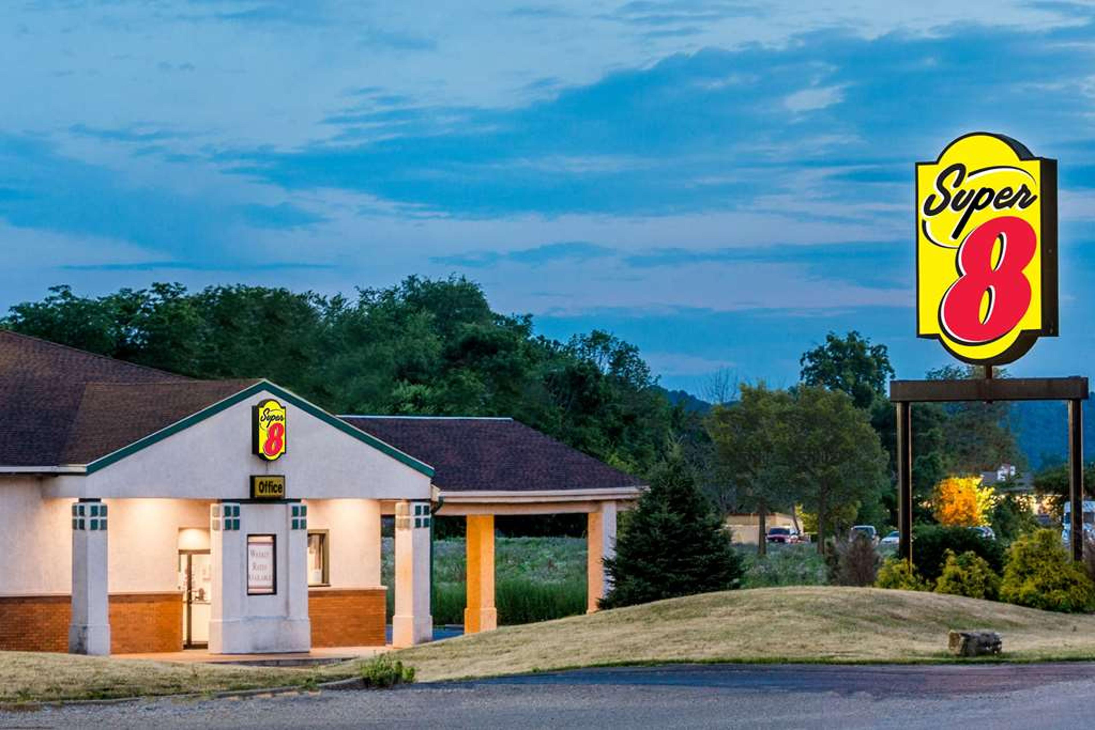 SUPER 8 BY WYNDHAM NEWCOMERSTOWN