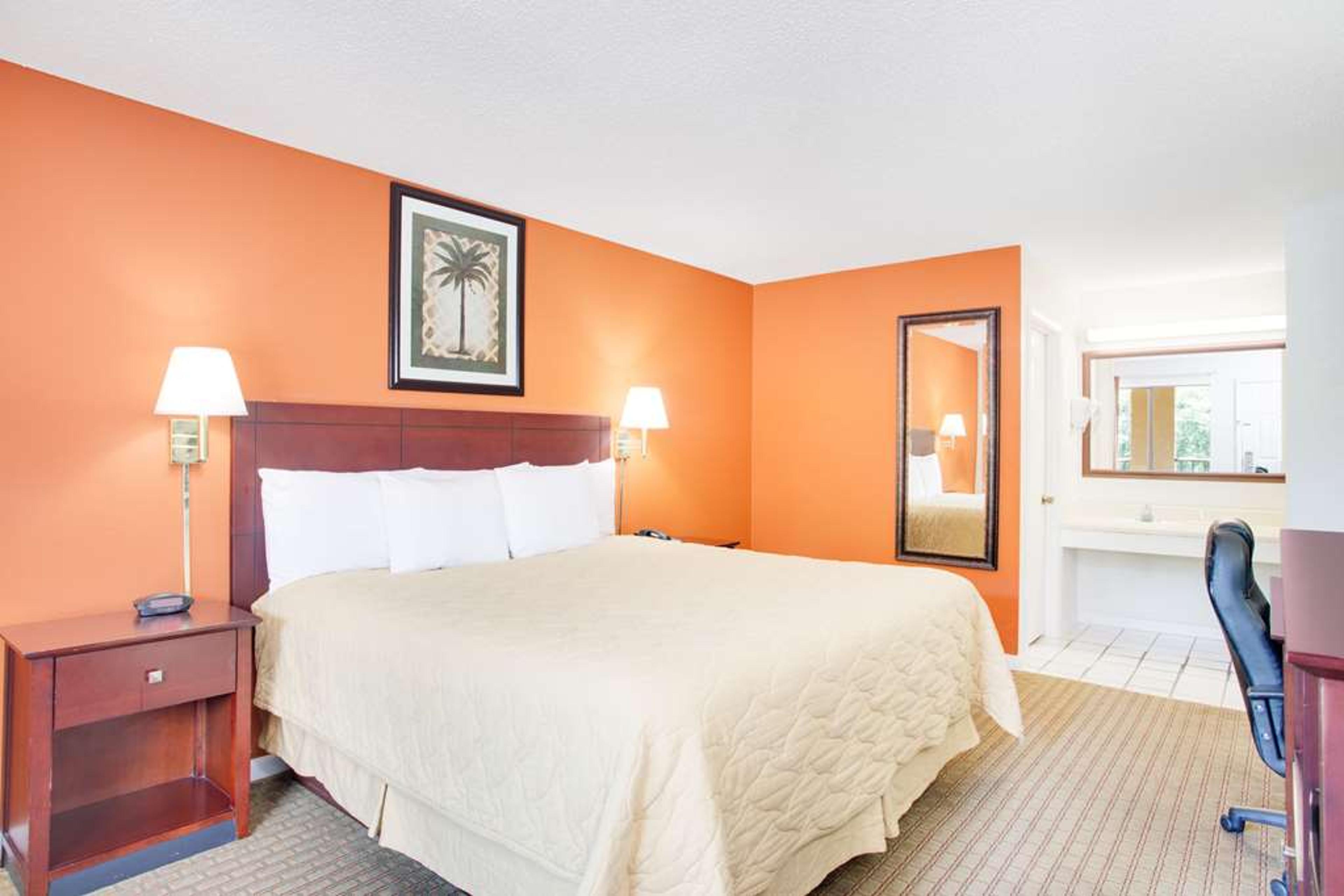 SUPER 8 BY WYNDHAM DEFUNIAK SPRINGS