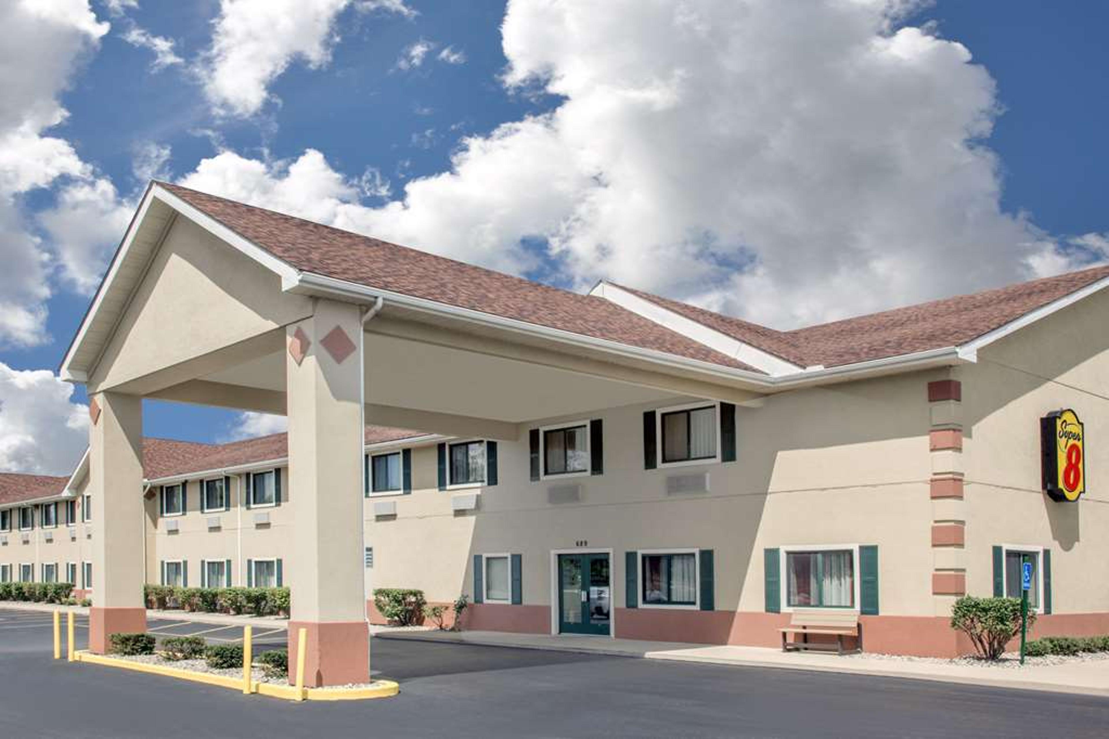 SUPER 8 BY WYNDHAM THREE RIVERS